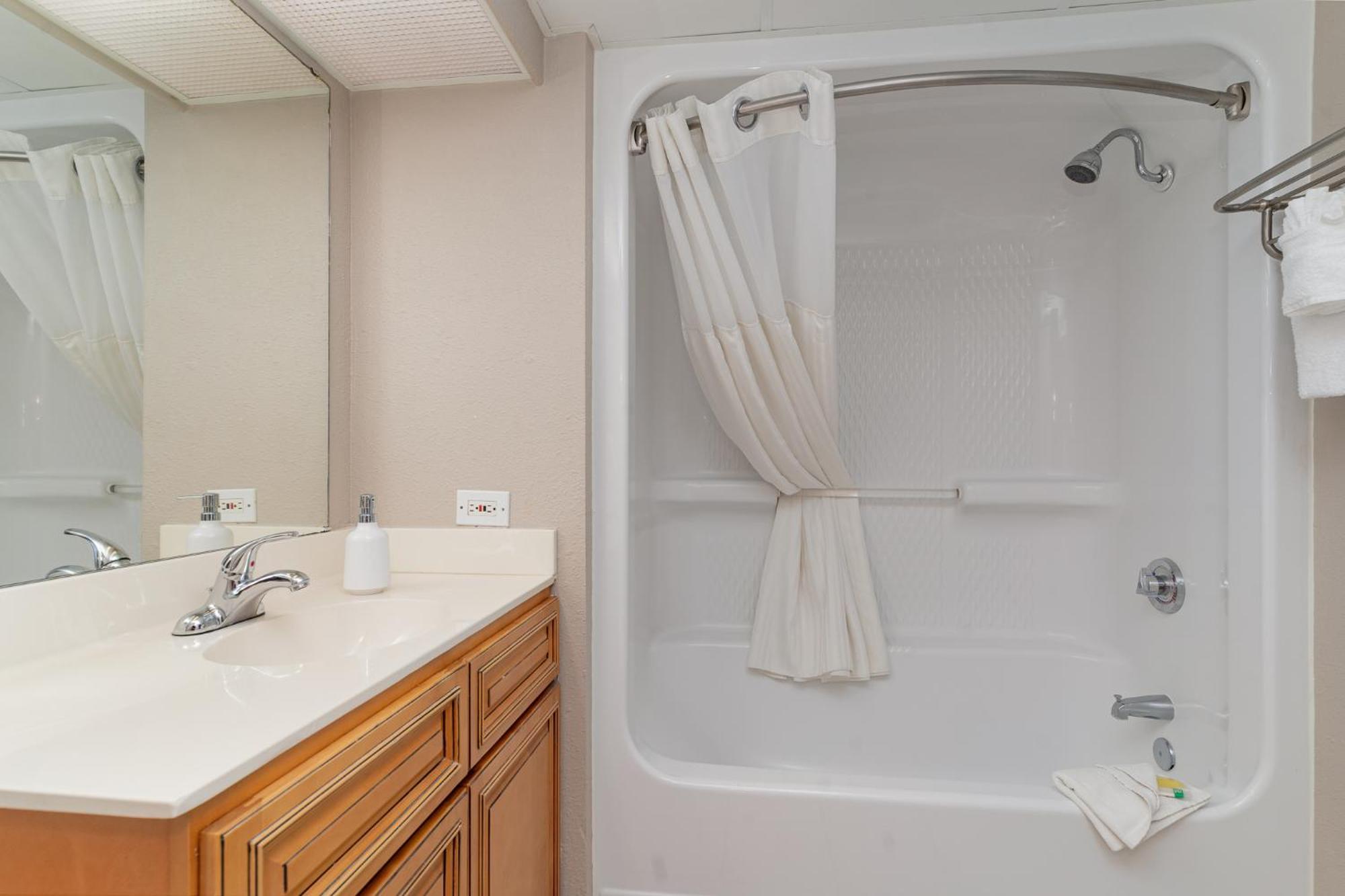 Compass Cove Resort, Unit 921, 3 Bedroom, 2 Bath, Direct Oceanfront * Myrtle Beach