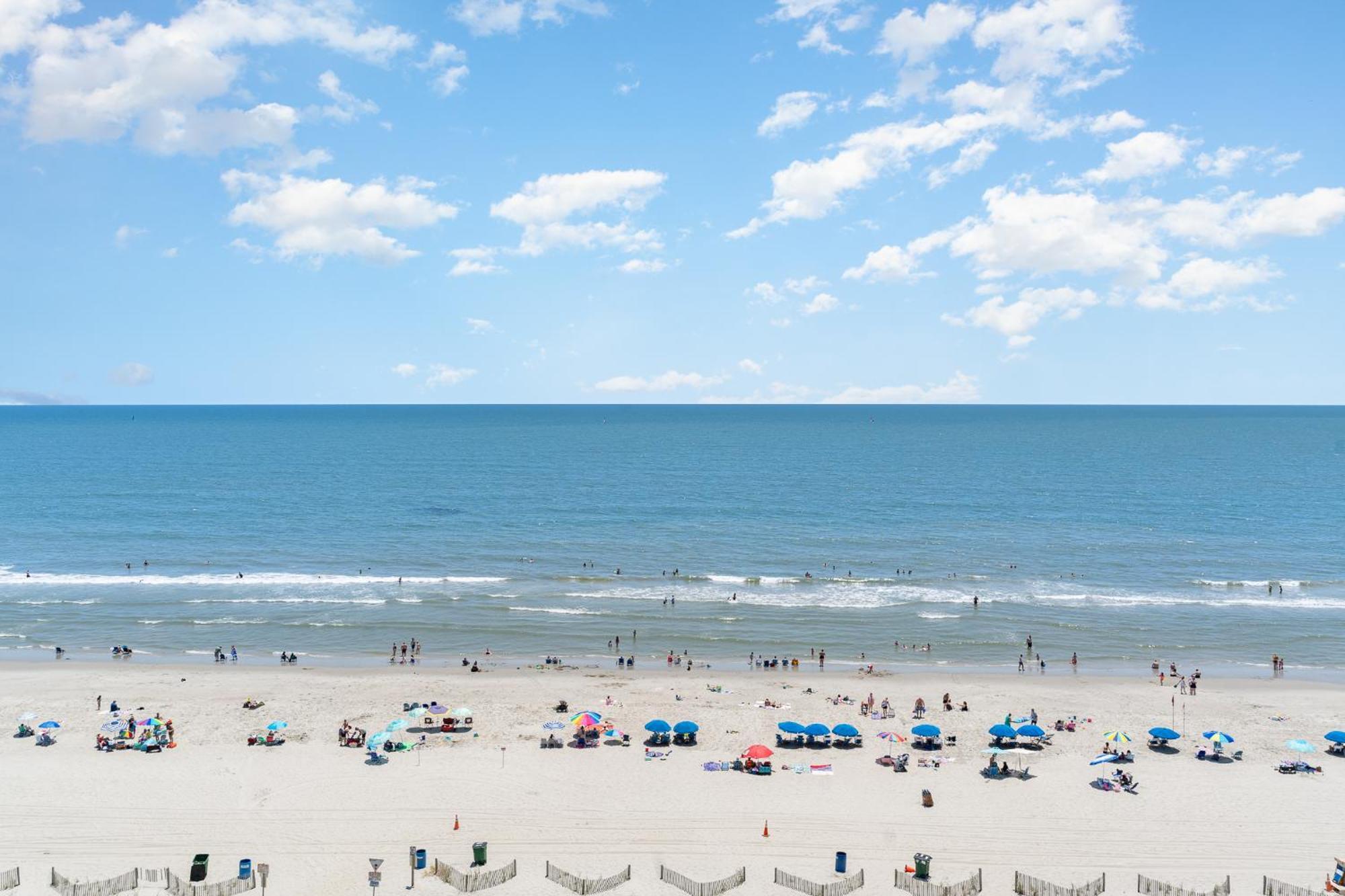 Compass Cove Resort, Unit 921, 3 Bedroom, 2 Bath, Direct Oceanfront Aparthotel Myrtle Beach