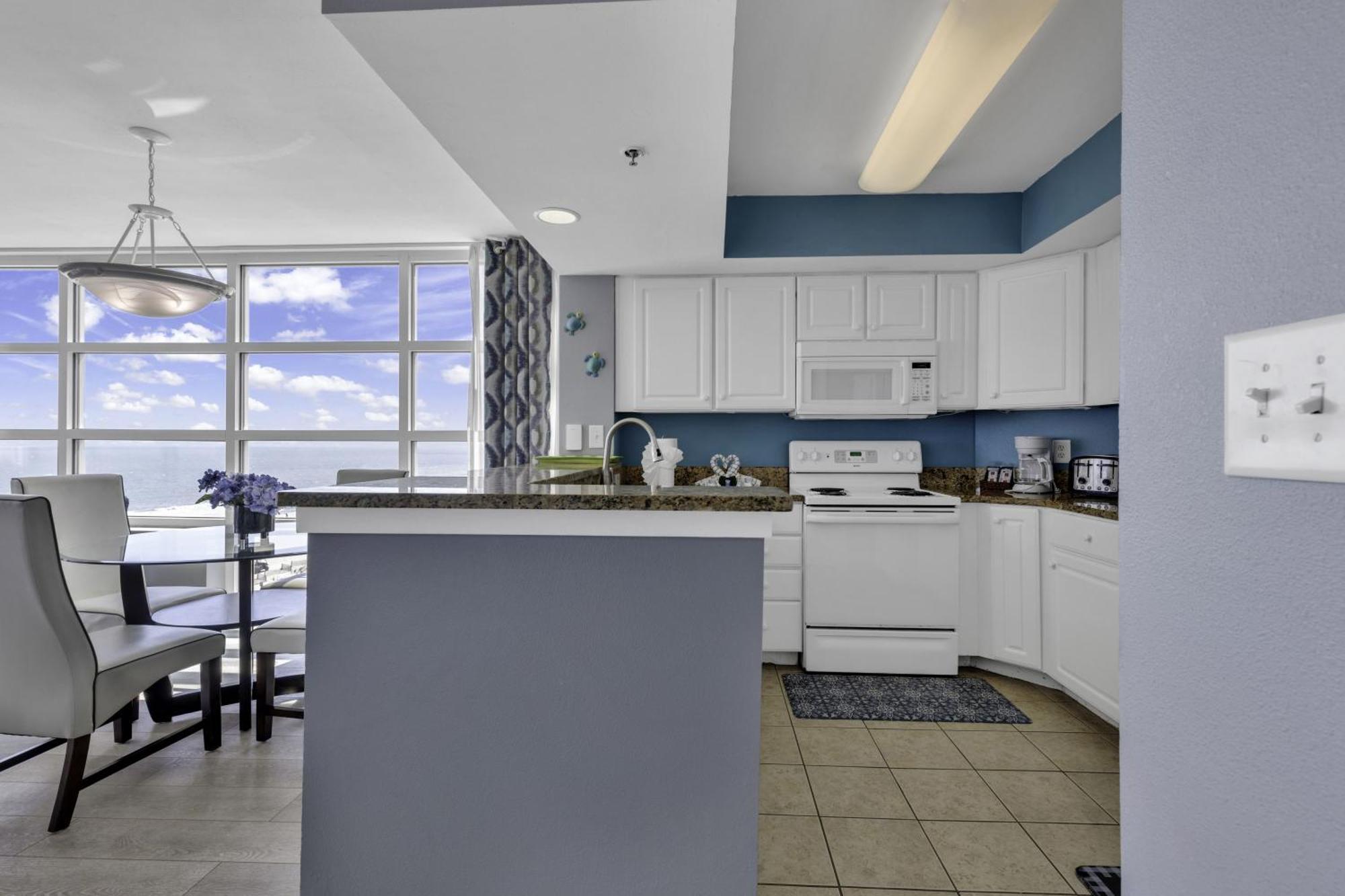 Carolinian Apartment *