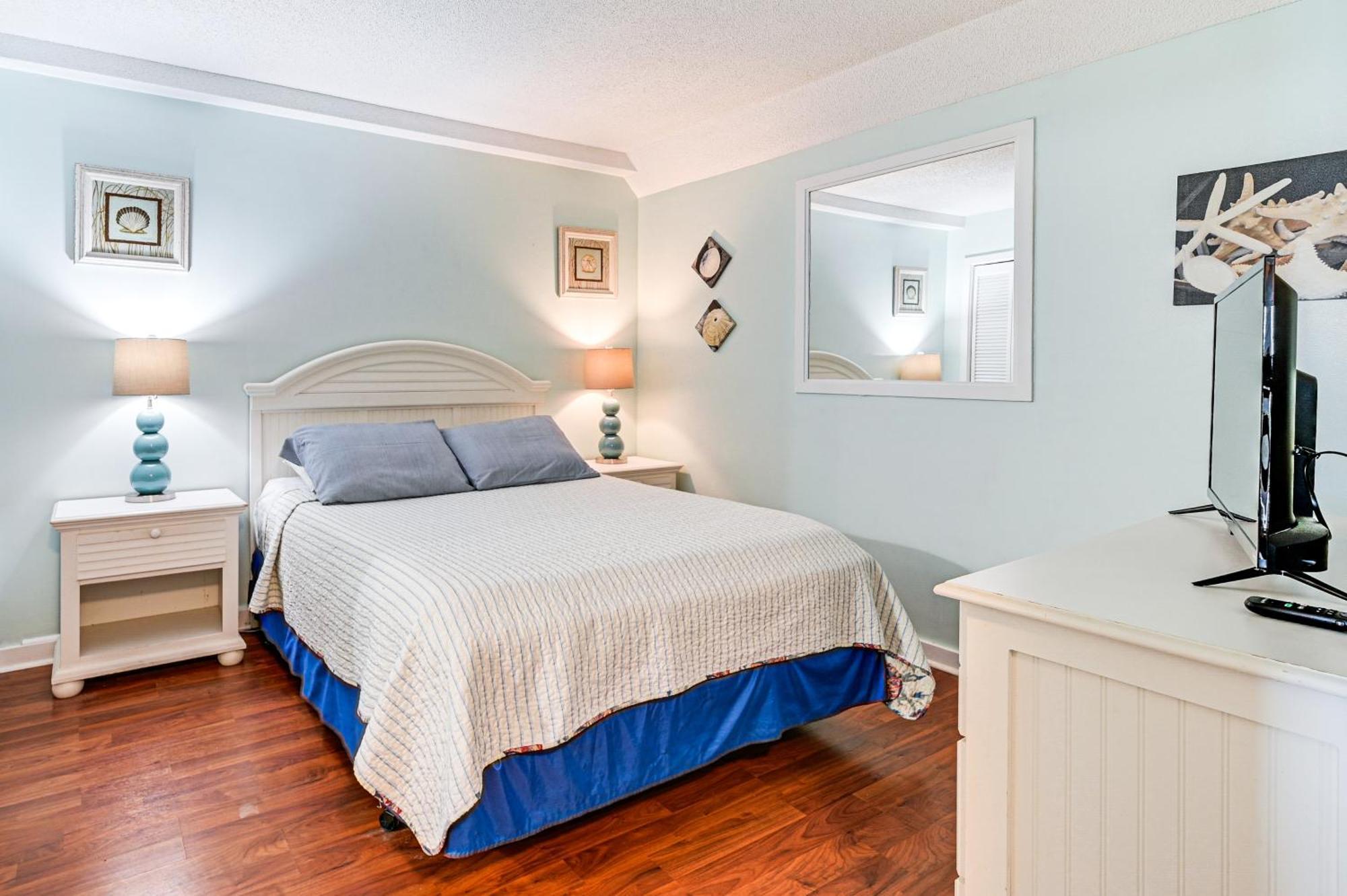 Myrtle In Gated Community With Pools! Apartment