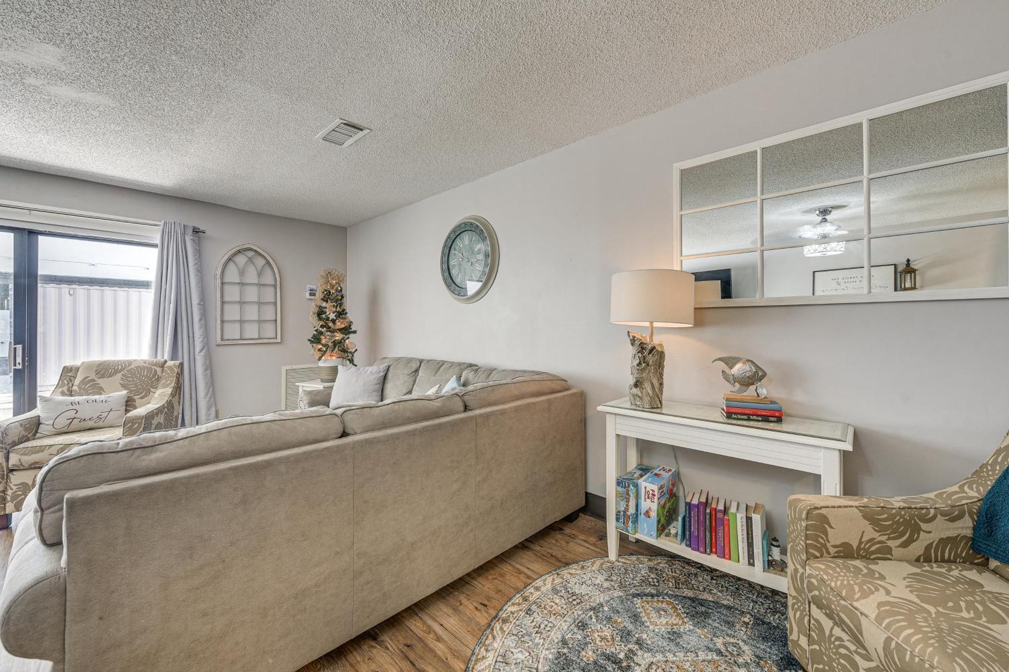 Myrtle Townhome Steps To Ocean Waves! Holiday home