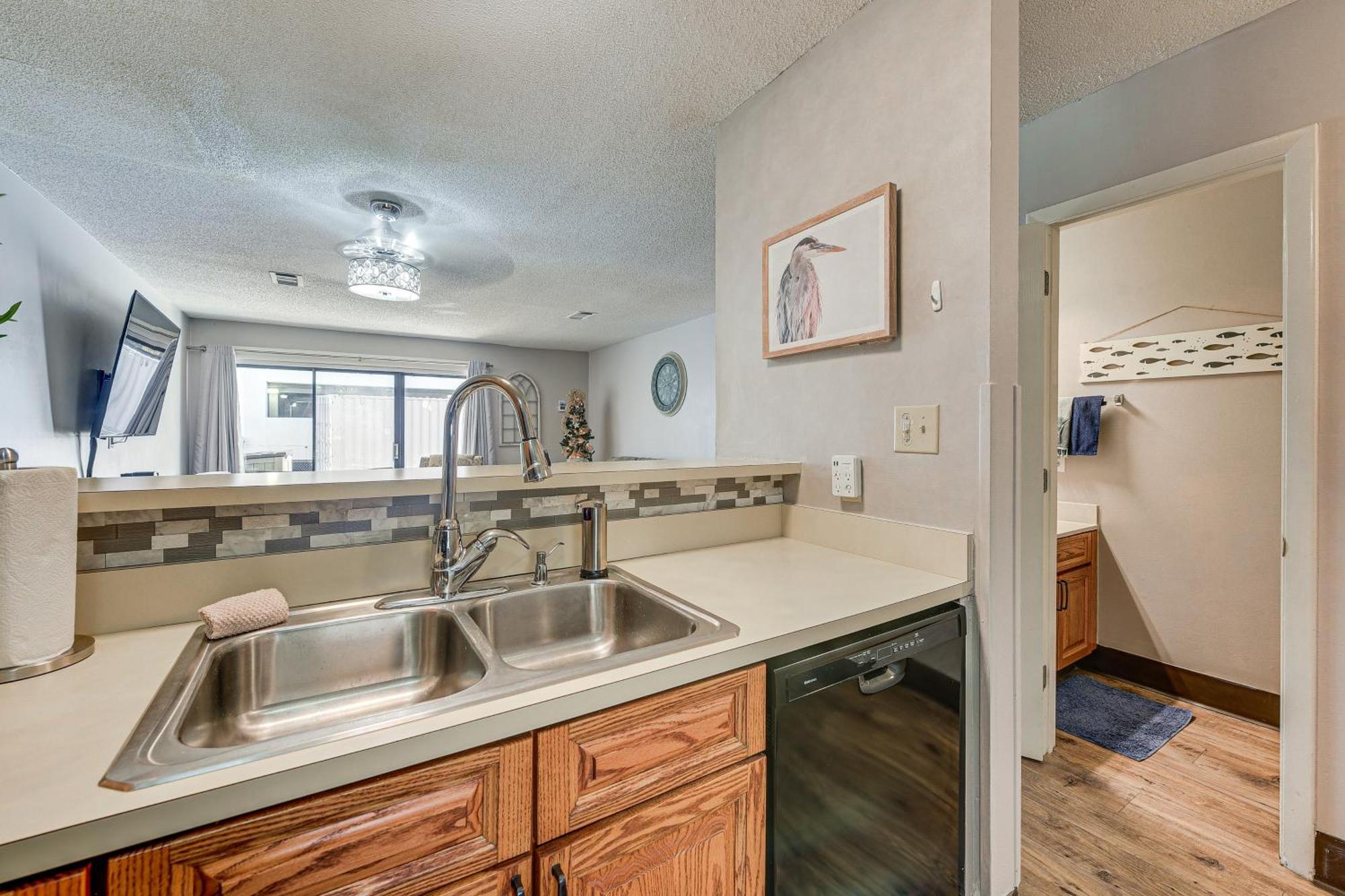 Myrtle Townhome Steps To Ocean Waves! * Myrtle Beach