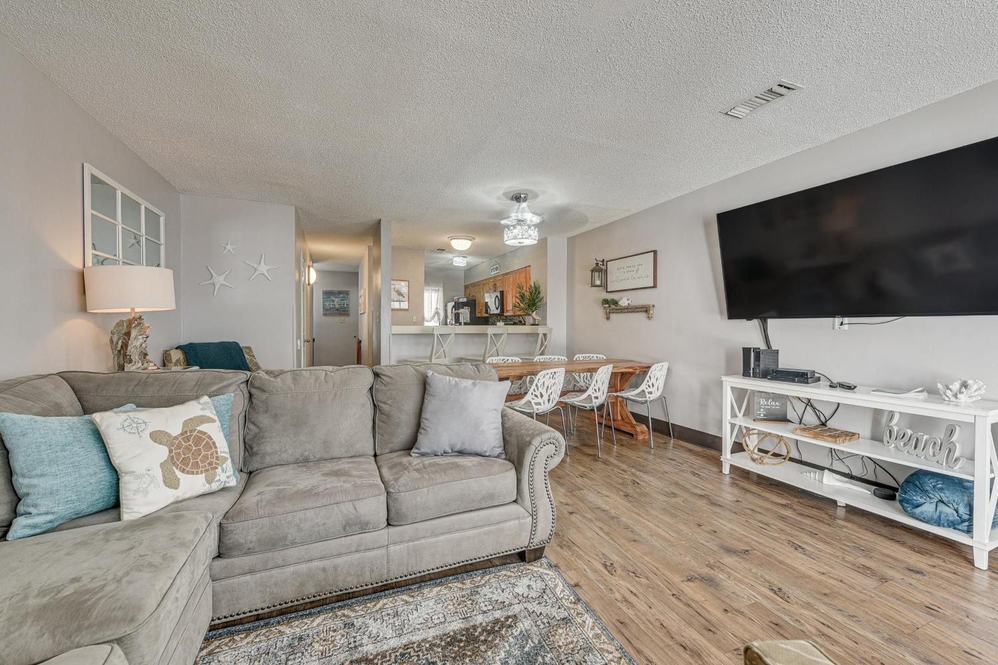 Myrtle Townhome Steps To Ocean Waves! Holiday home *