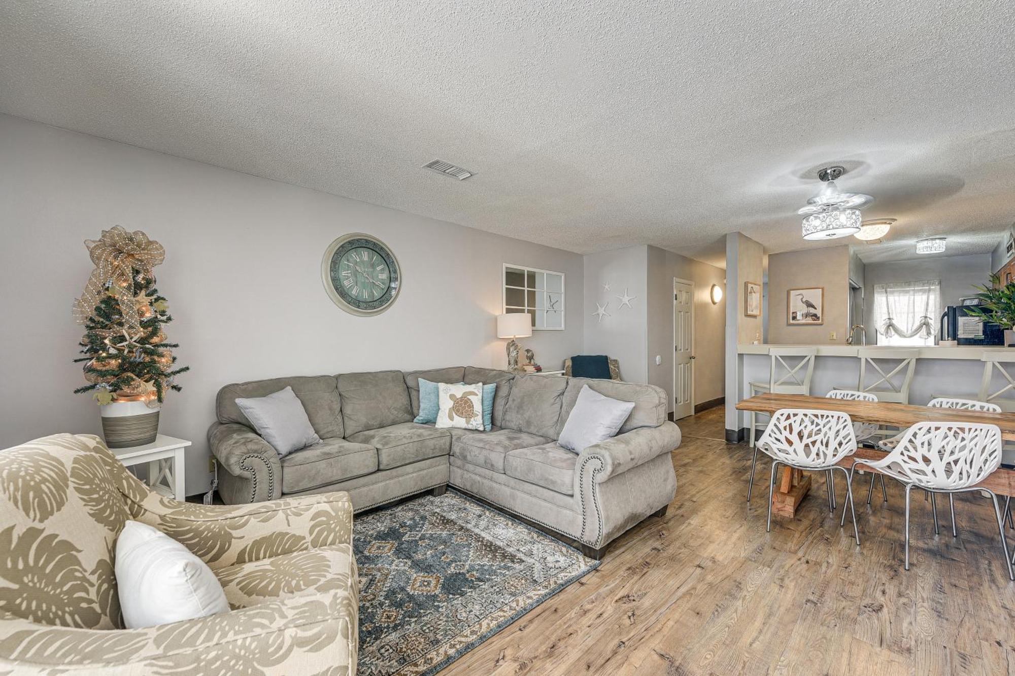 Myrtle Townhome Steps To Ocean Waves! *