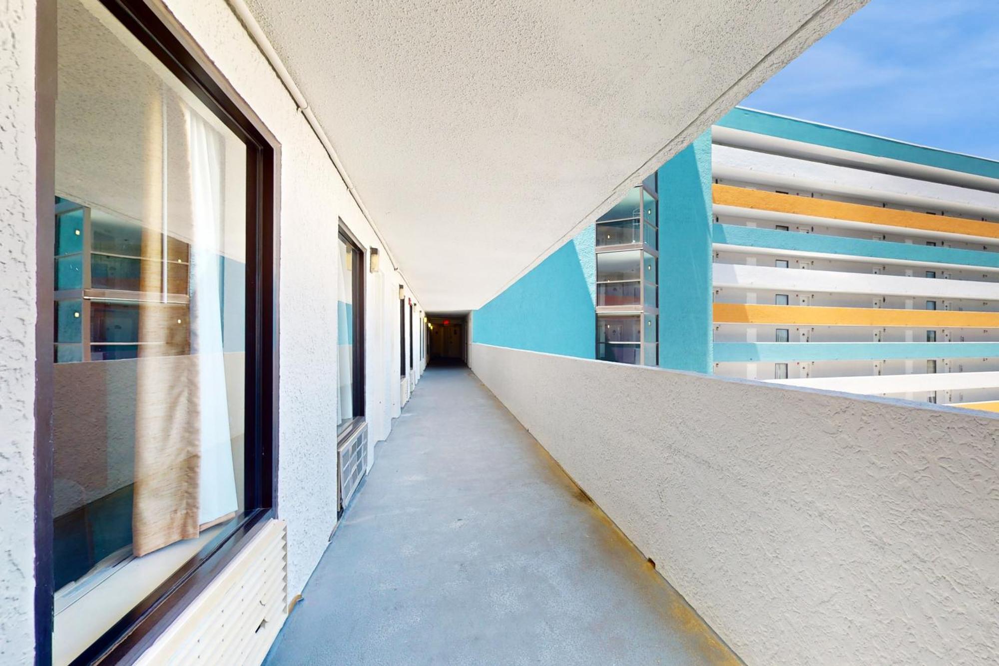 Landmark 936 Apartment