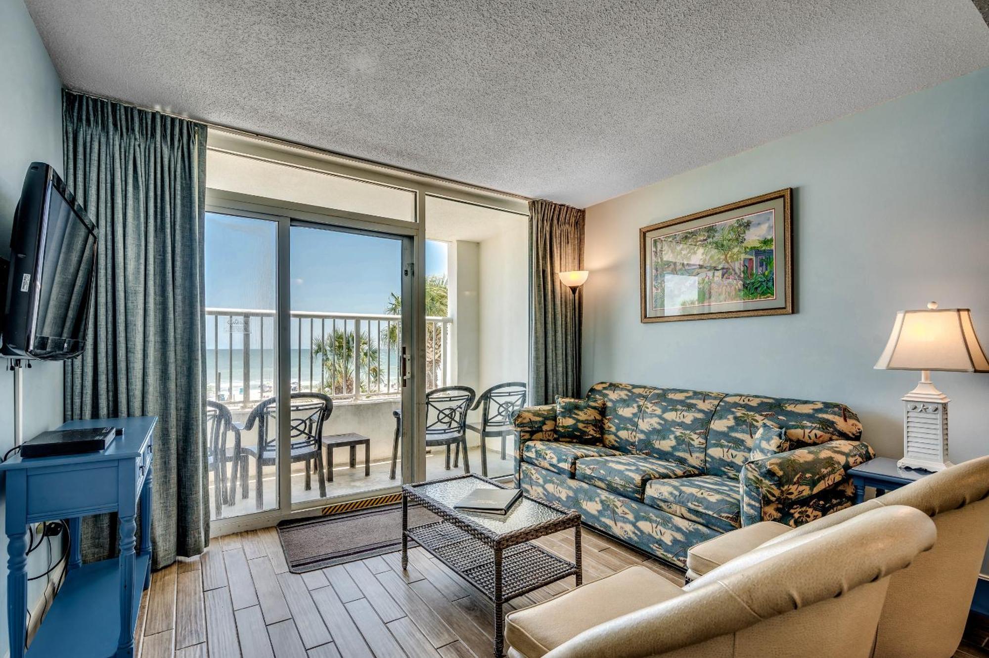 Oceanfront 2 Bedroom On Cam 2nd Floor Apartment *