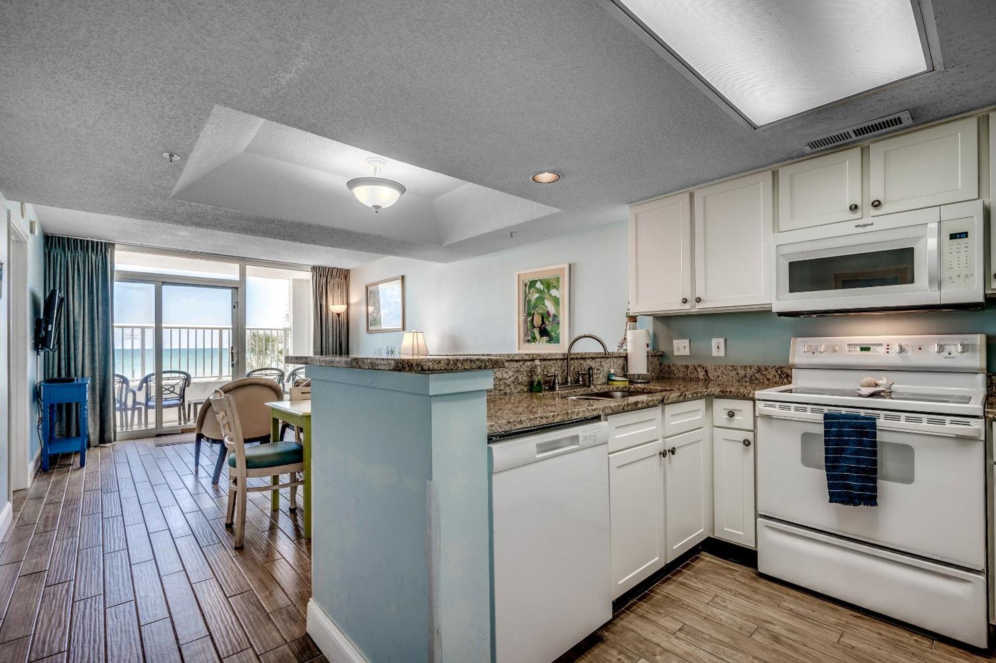 Oceanfront 2 Bedroom On Cam 2nd Floor