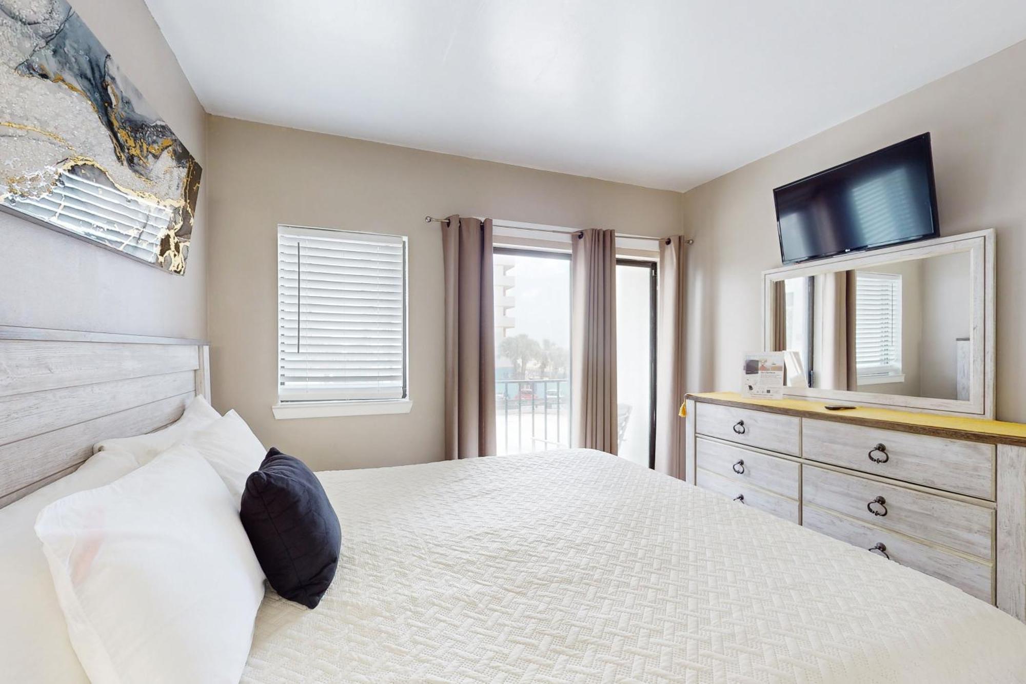 Apartment Palace #108 *