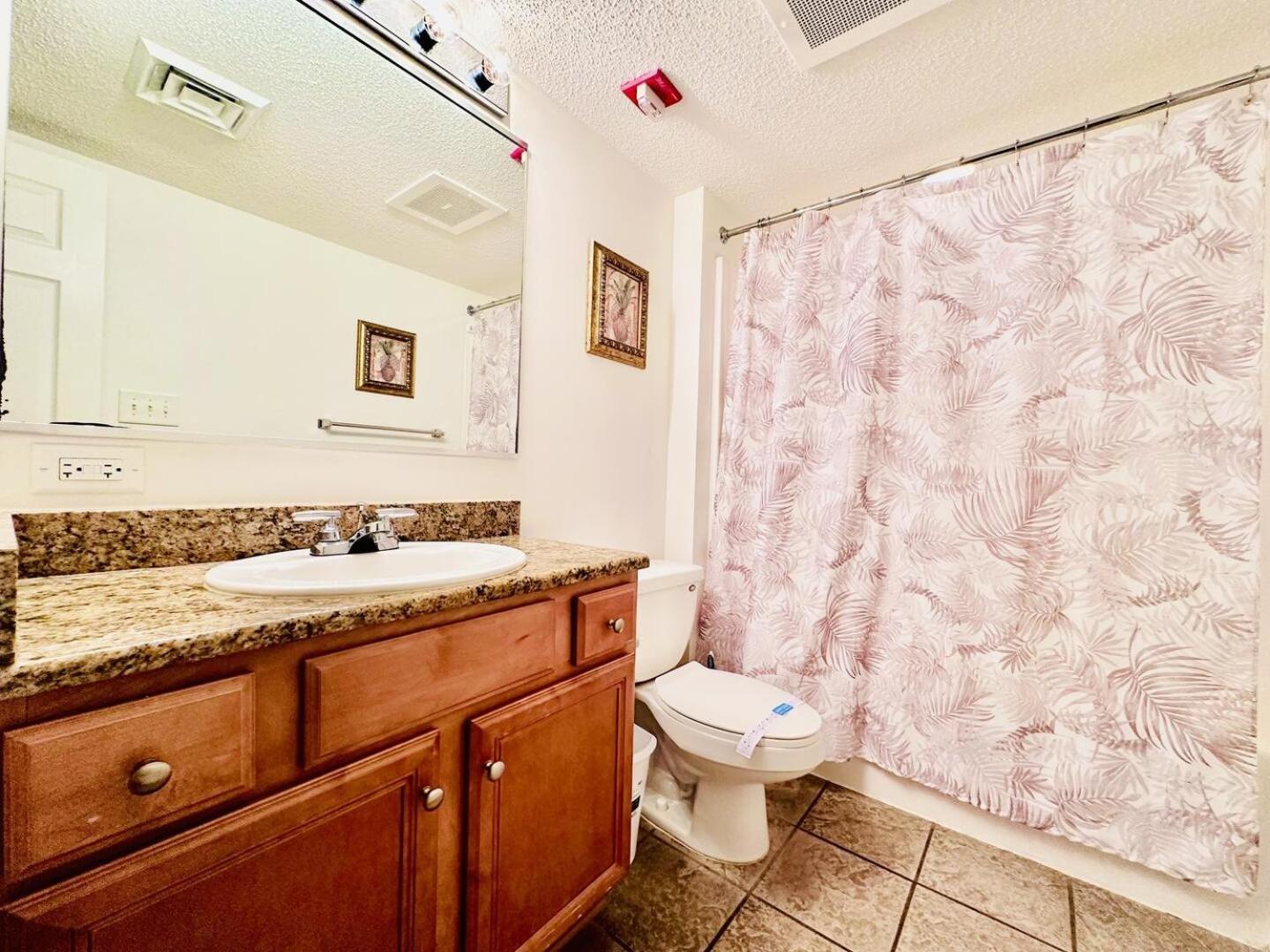Crescent Shores N 1204 *