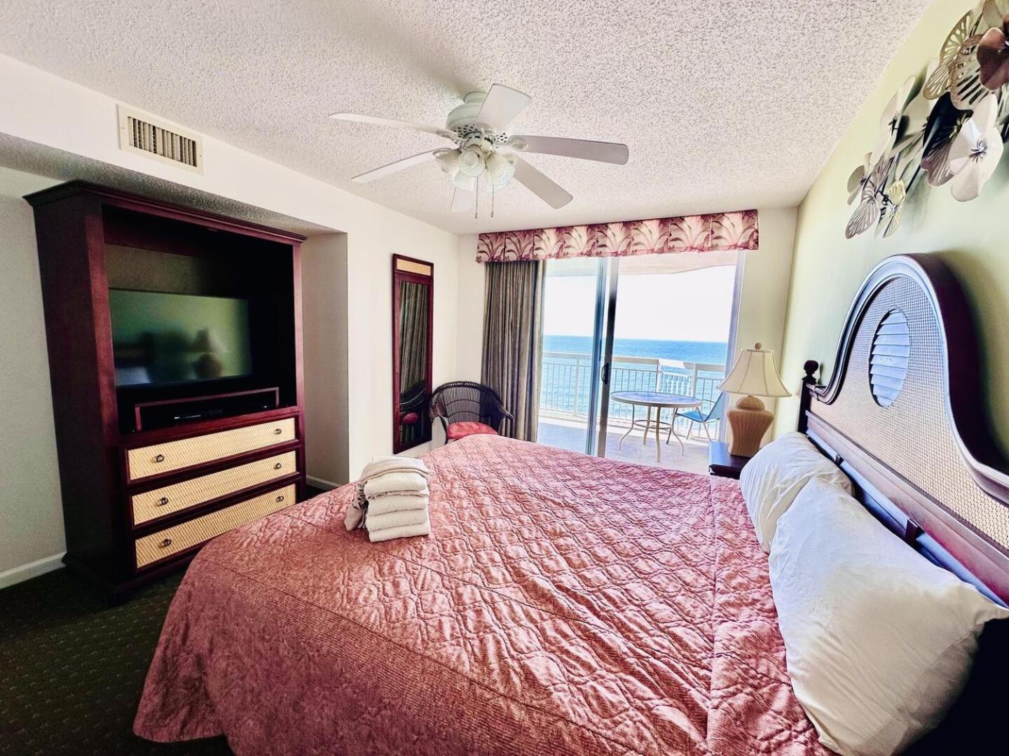 Crescent Shores N 1204