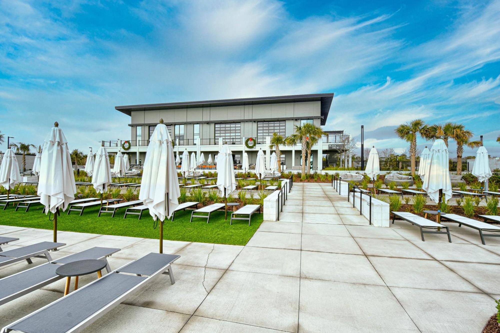 Remodeled, Open Airy Condo, With Full Access , 1706 Brighton Apartment Myrtle Beach