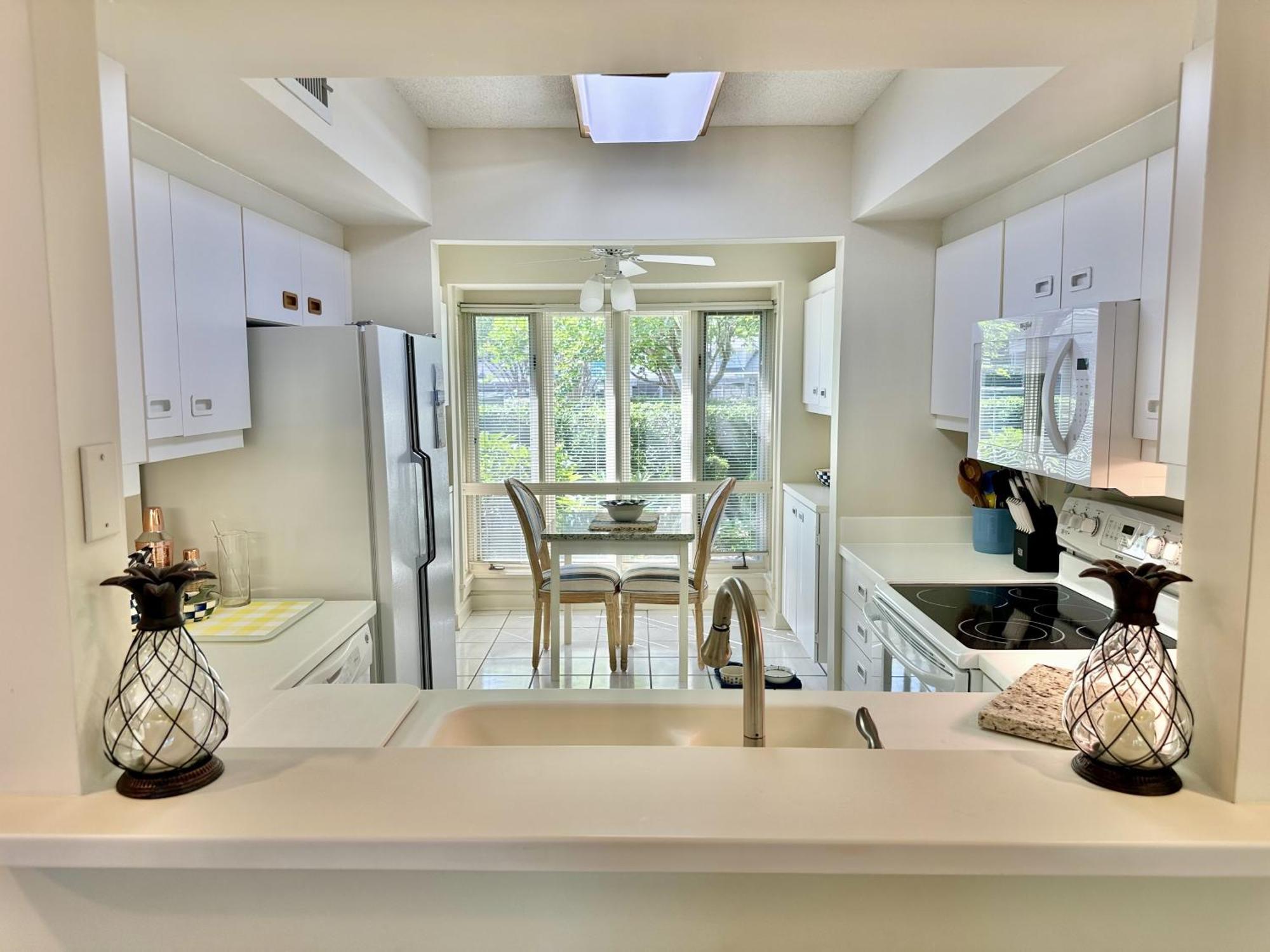 Villa Sun-filled With Access To Amenities, 3agt