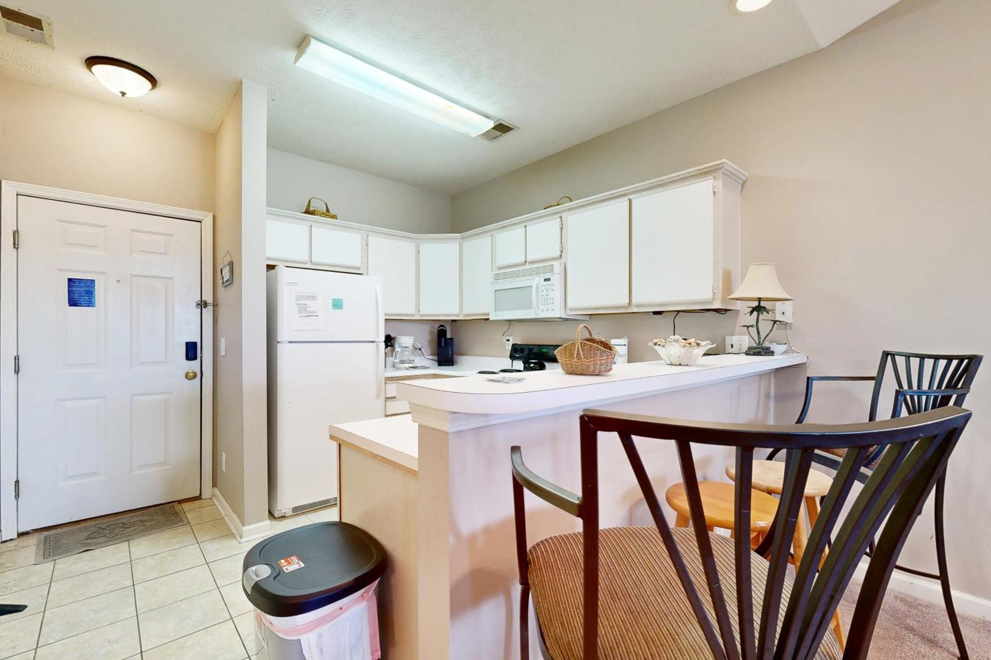 Apartment Golf Course Getaway *