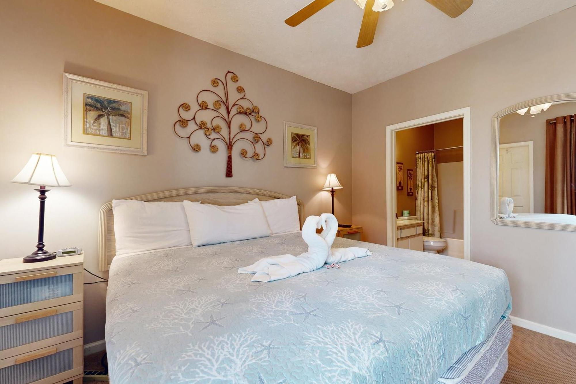 Apartment Golf Course Getaway *