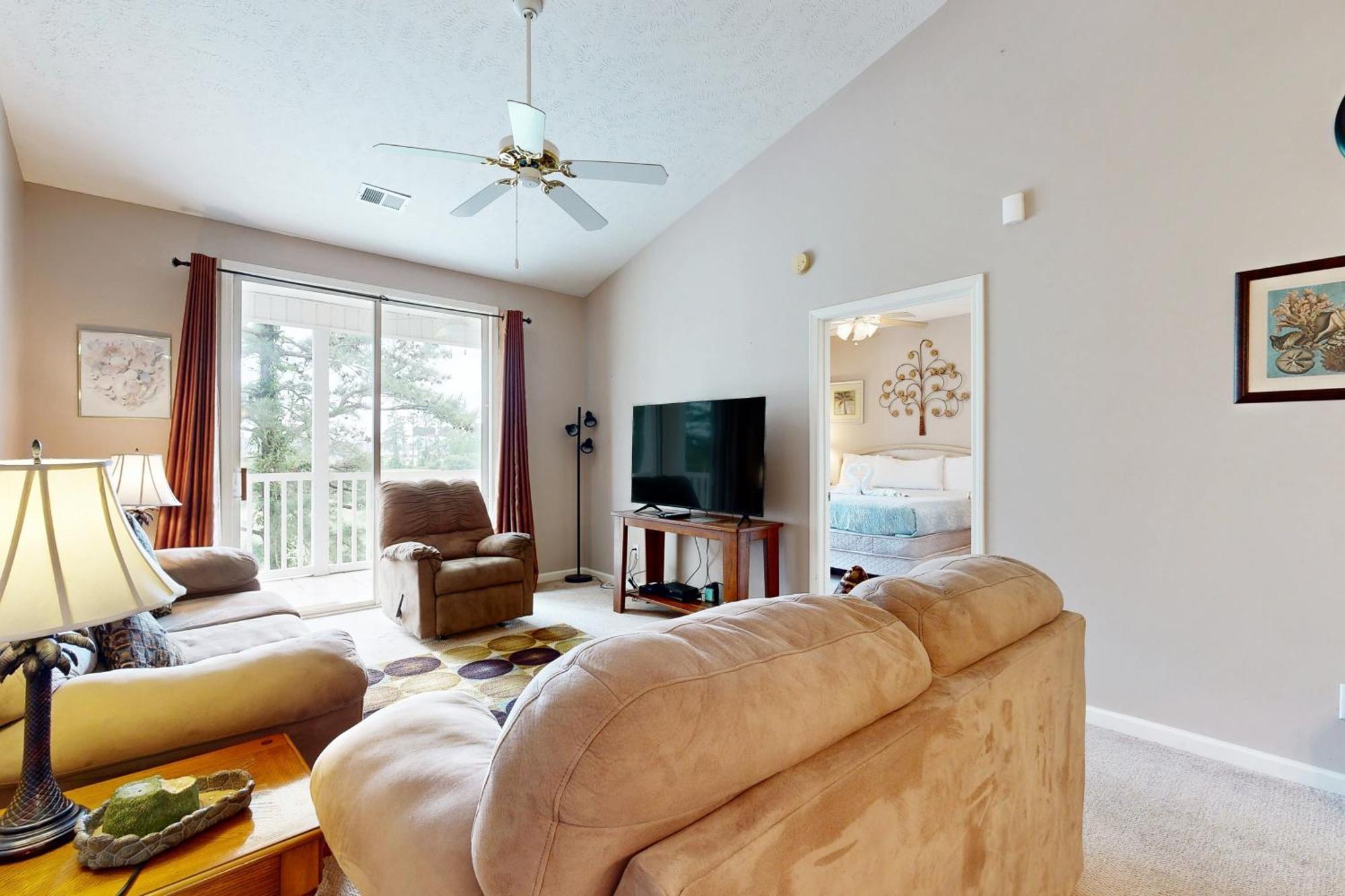 Apartment Golf Course Getaway