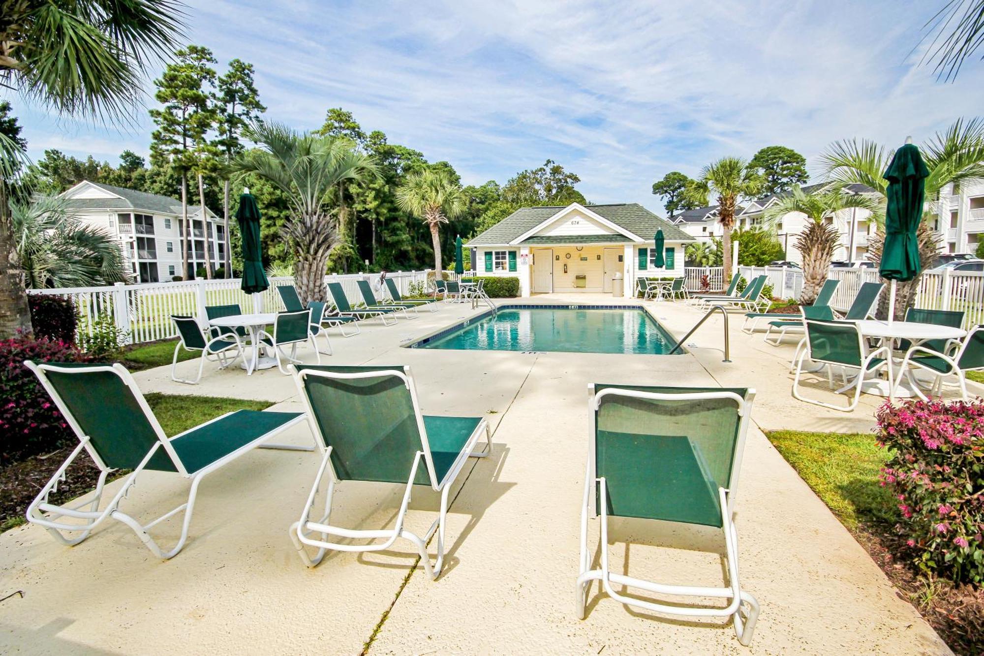 Apartment Golf Course Getaway *