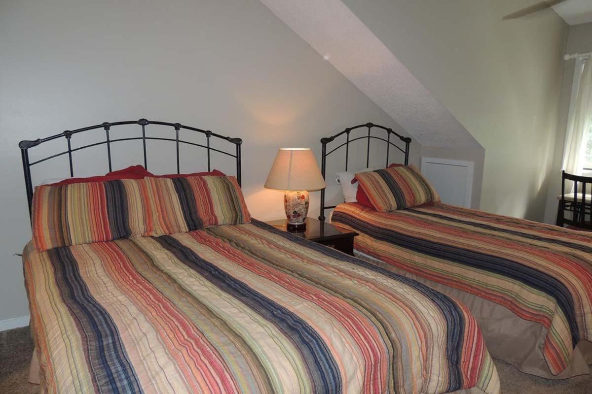 Holiday home Walk To The Beach Cozy 2br Outdoor Pool!