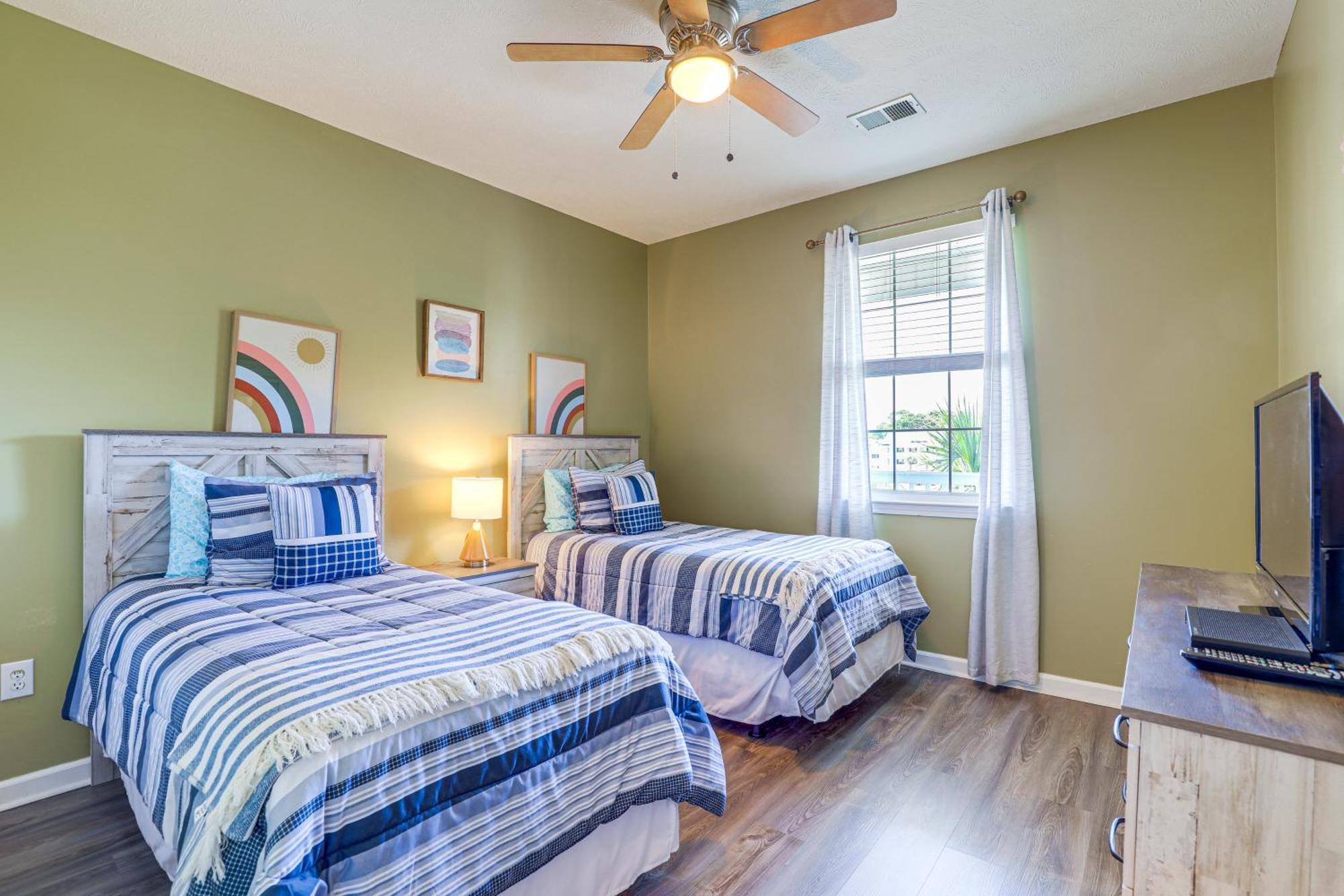 Bright Myrtle With Amenities! * Myrtle Beach