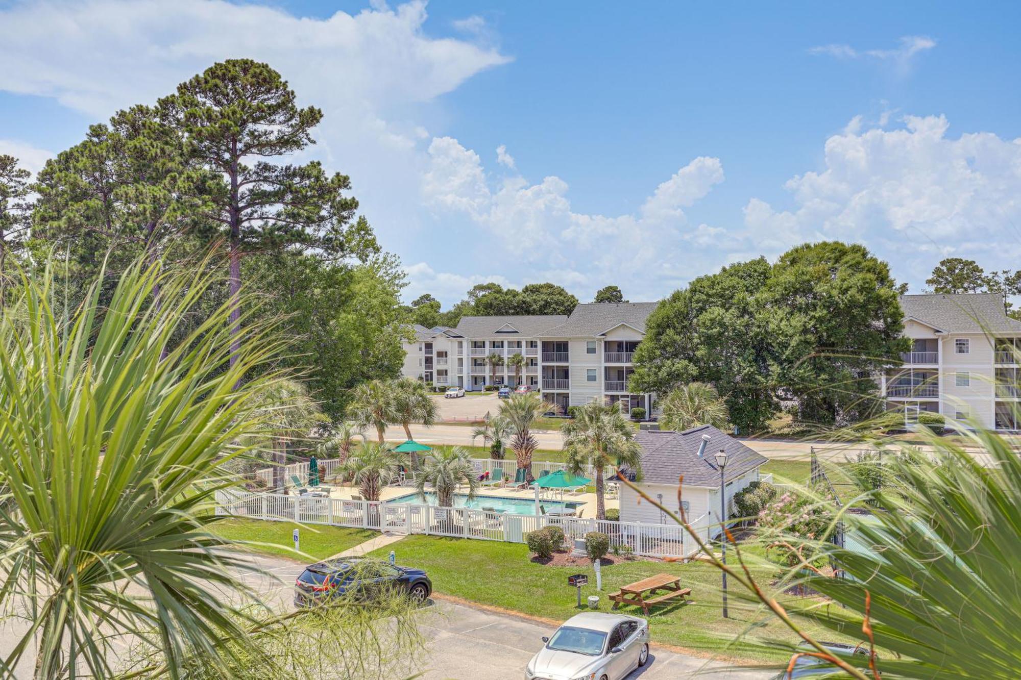 Bright Myrtle With Amenities! Apartment
