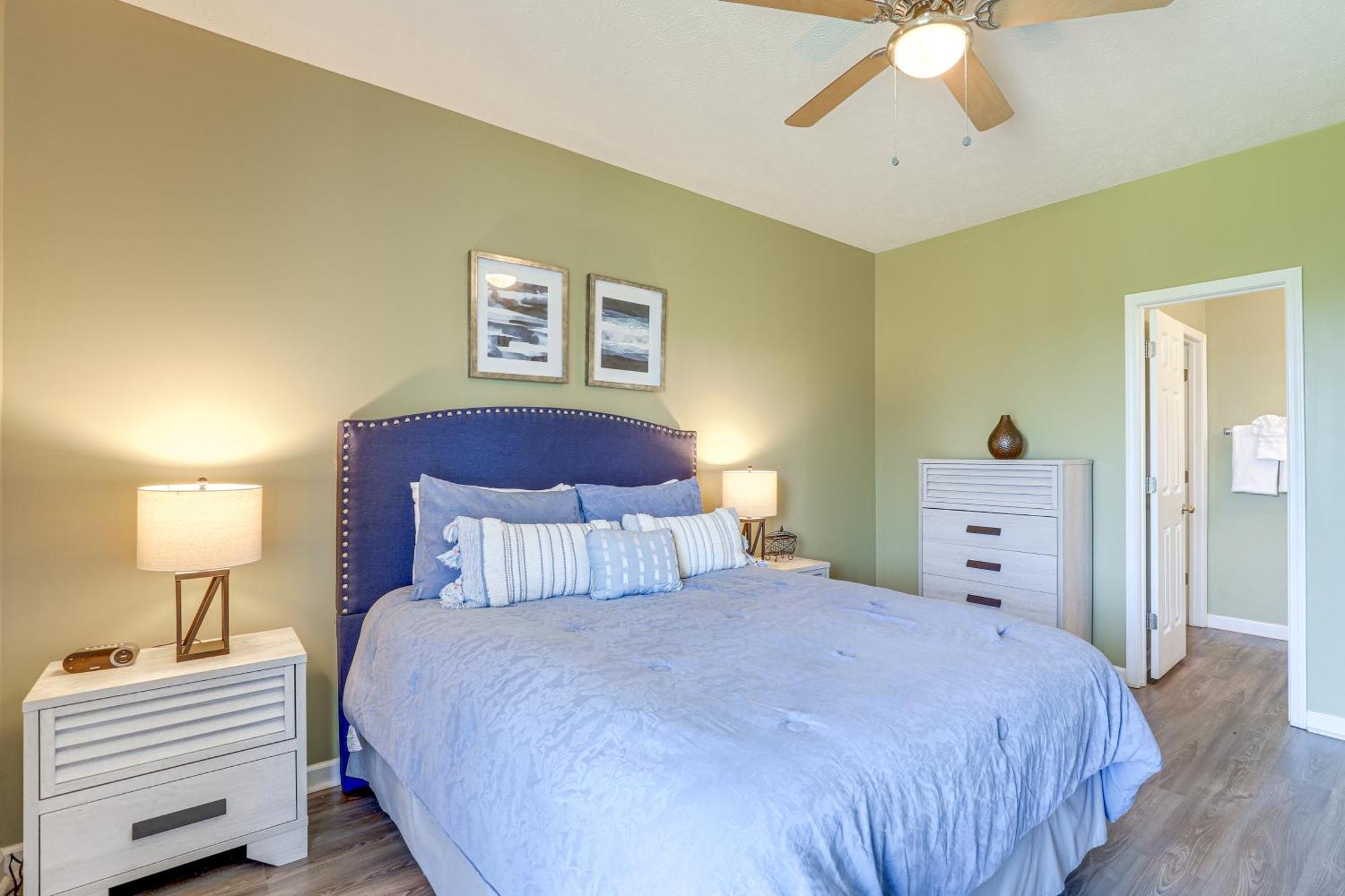 Bright Myrtle With Amenities! Apartment
