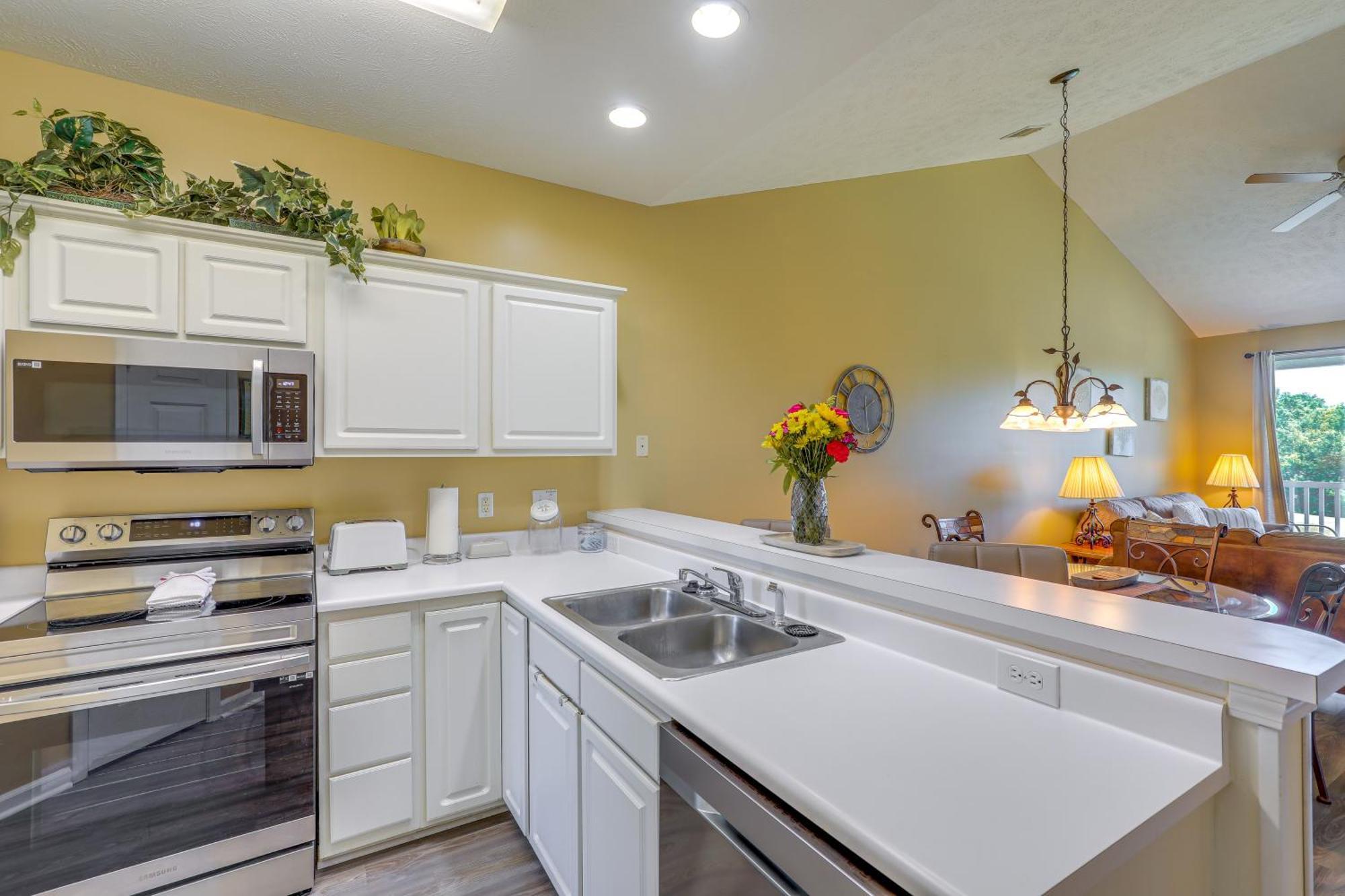 Bright Myrtle With Amenities! Apartment *