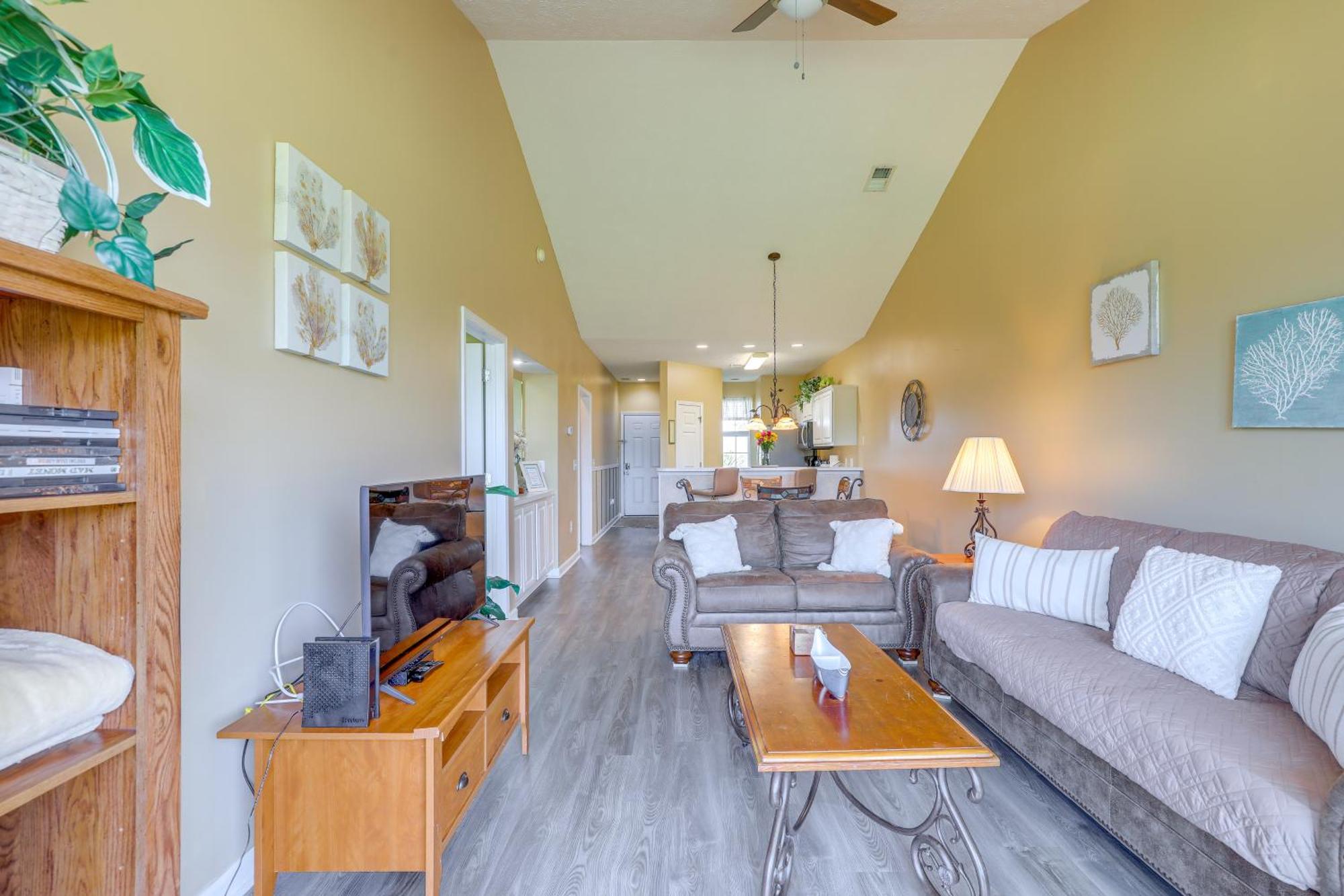 Bright Myrtle With Amenities! * Myrtle Beach