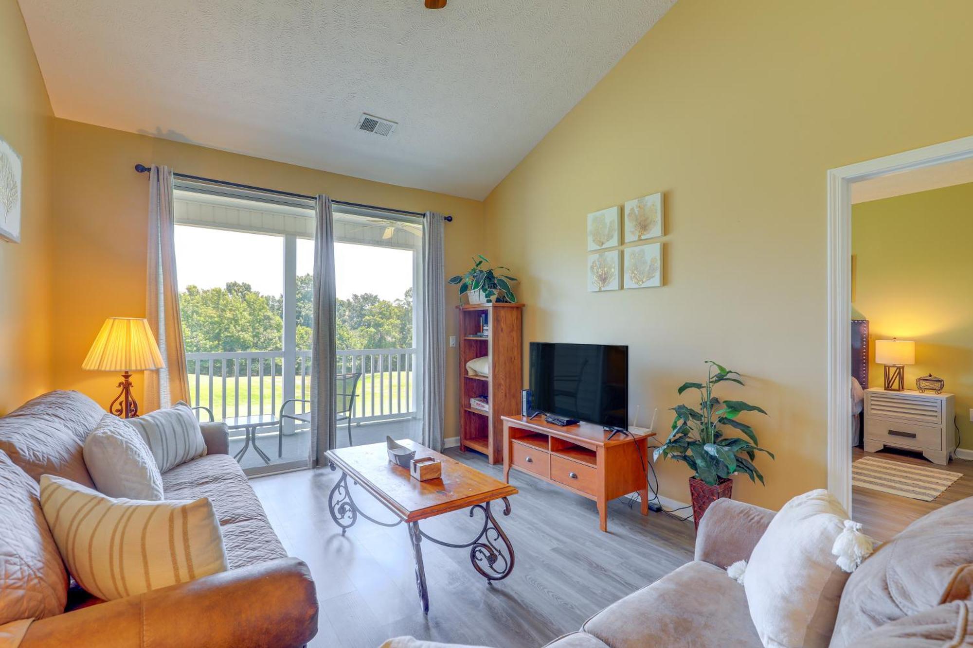 Bright Myrtle With Amenities!