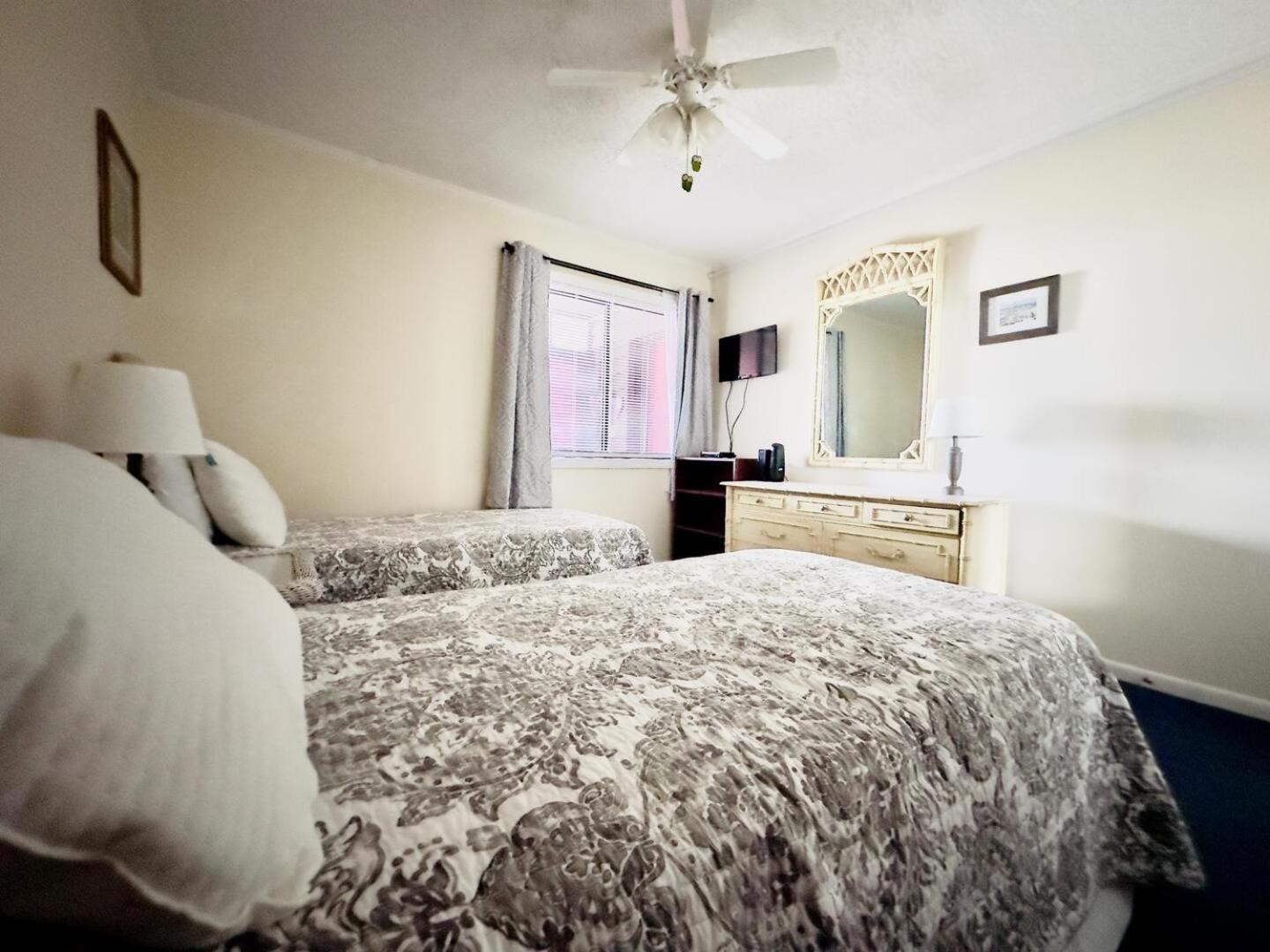 Apartment Tilghman And Racquet Club 304 *