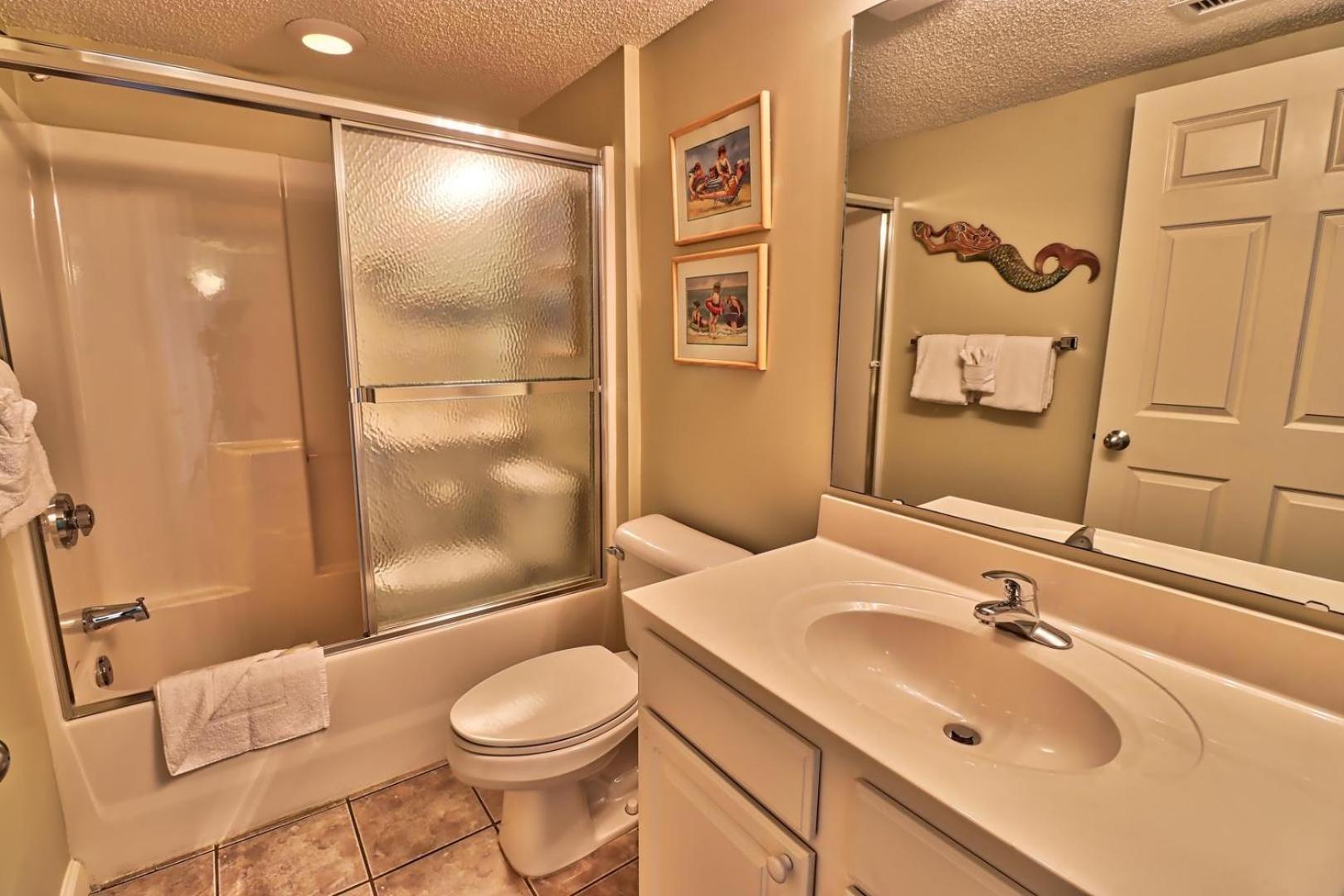 Luxurious, Oceanfront Condo, Spectacular Views, Beachfront, Wifi, Pools, Monthly *