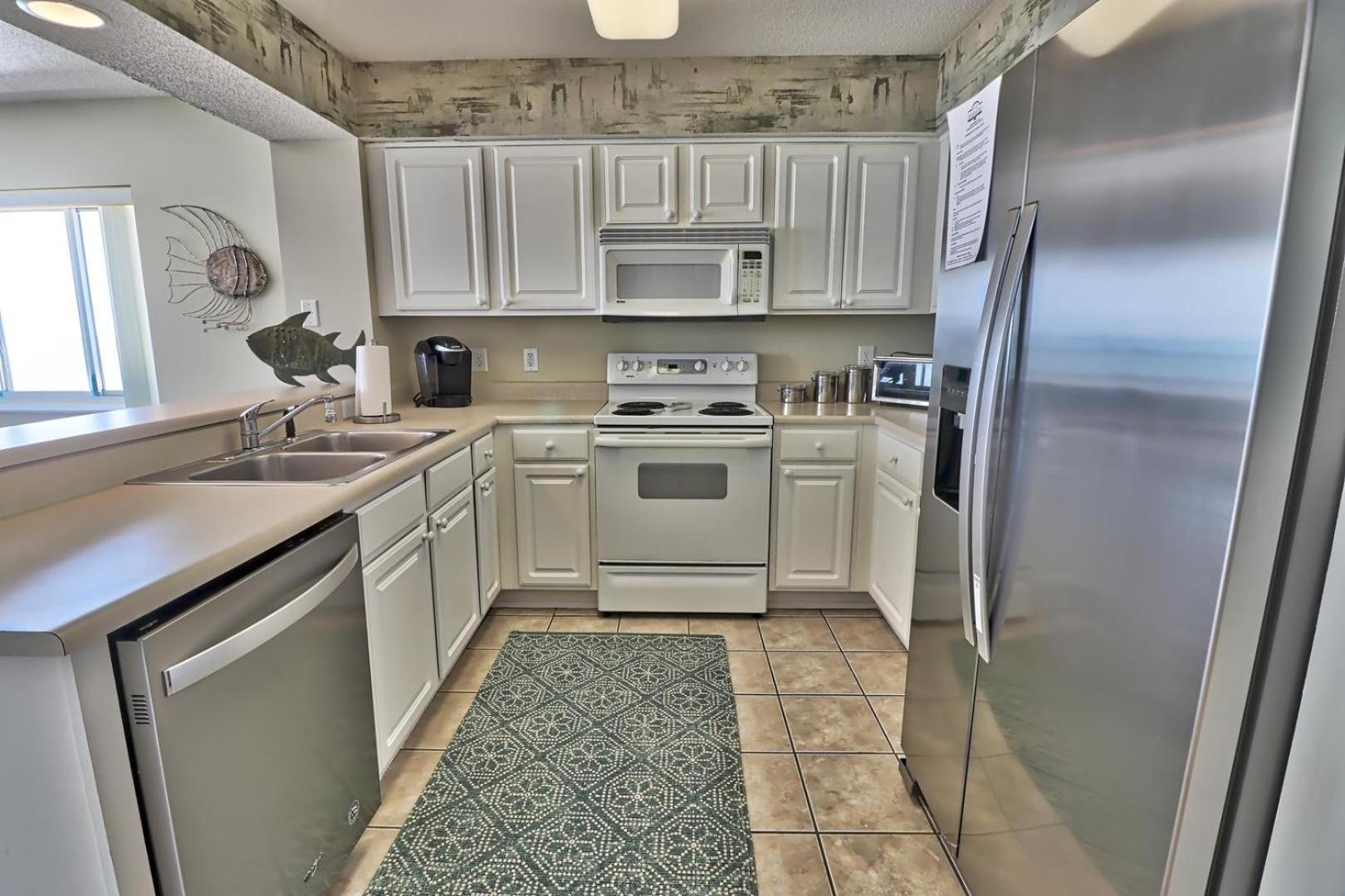 Luxurious, Oceanfront Condo, Spectacular Views, Beachfront, Wifi, Pools, Monthly Holiday home