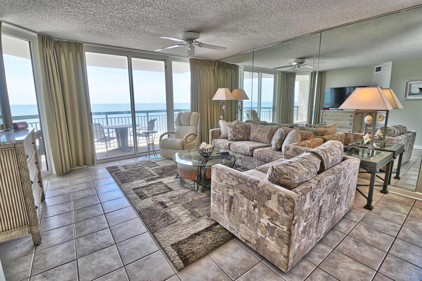 Luxurious, Oceanfront Condo, Spectacular Views, Beachfront, Wifi, Pools, Monthly *