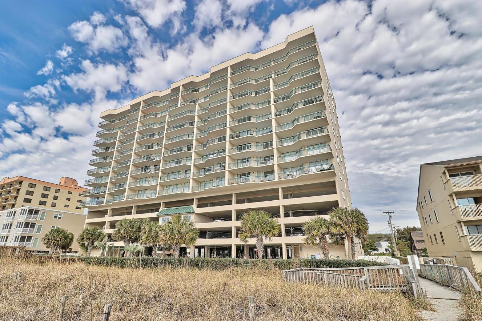 Luxurious, Oceanfront Condo, Spectacular Views, Beachfront, Wifi, Pools, Monthly