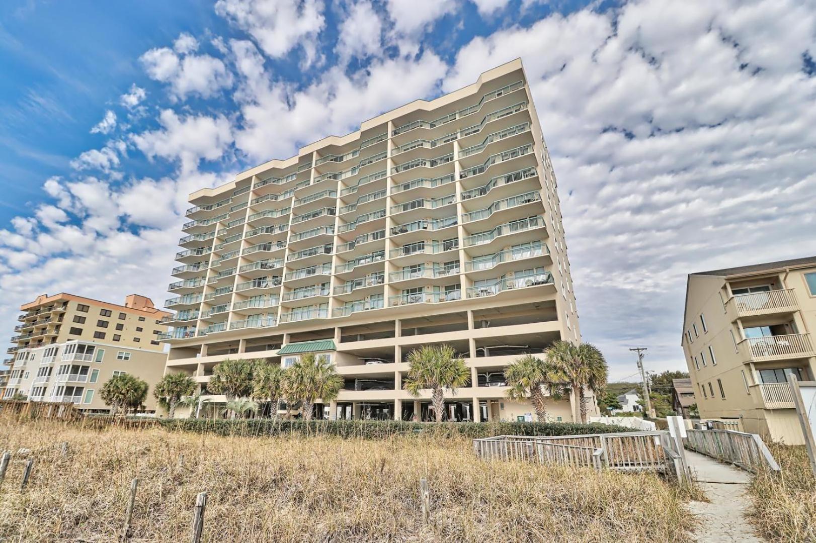 Holiday home Luxurious, Oceanfront Condo, Spectacular Views, Beachfront, Wifi, Pools, Monthly