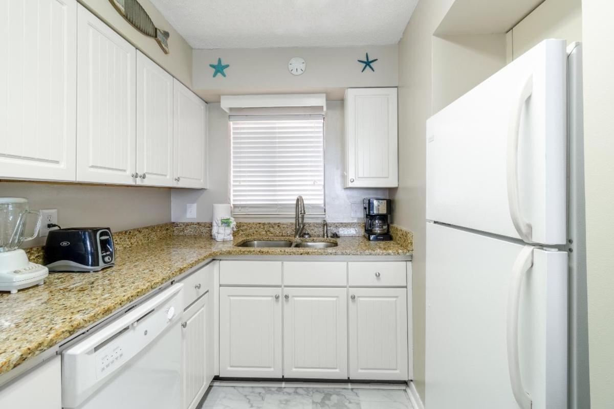 Holiday home Seawinds, Oceanfront, 2 Bedroom , Indoor Pool, Hot Tub
