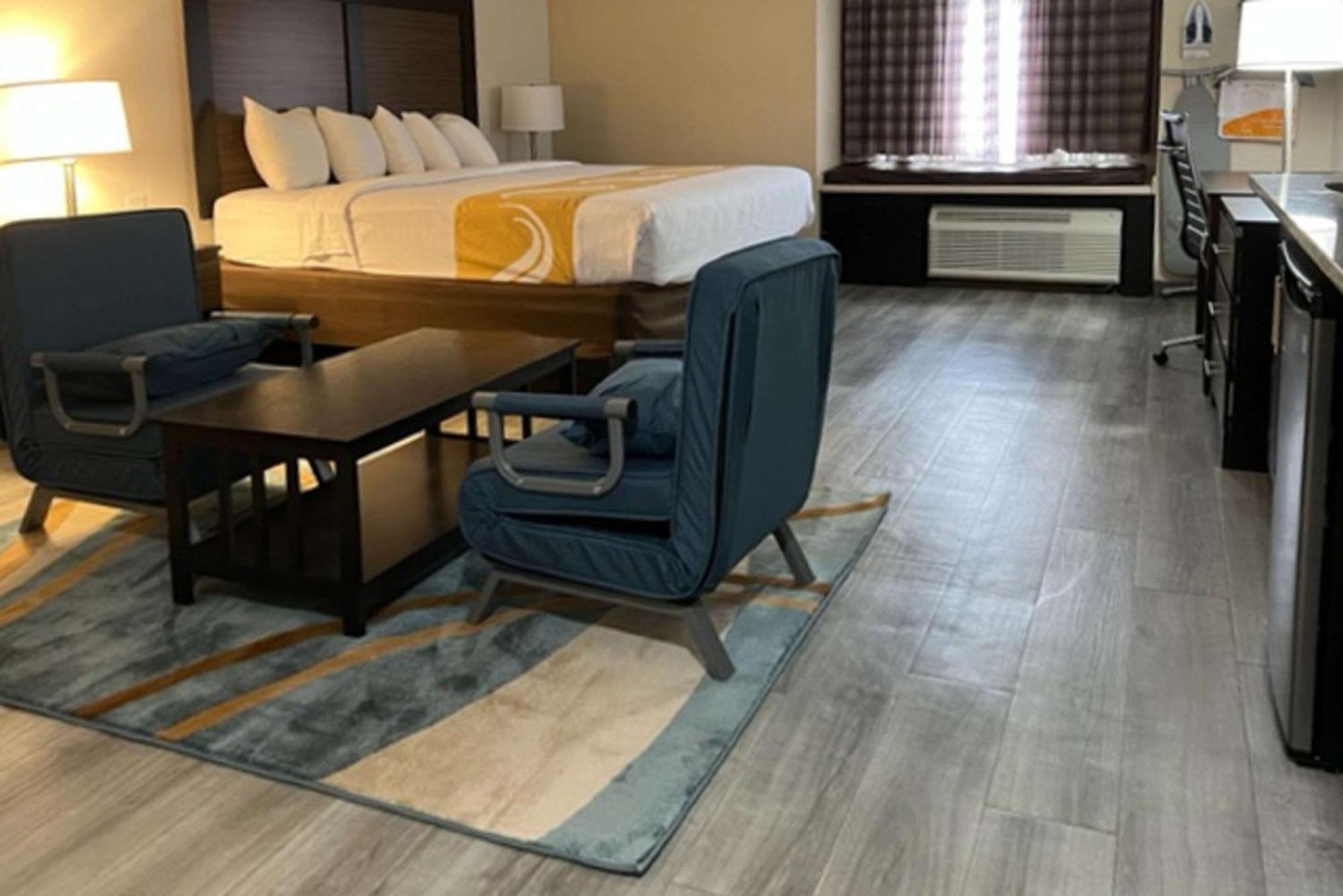 Hotel Quality & Myrtle Near Outlets 2*