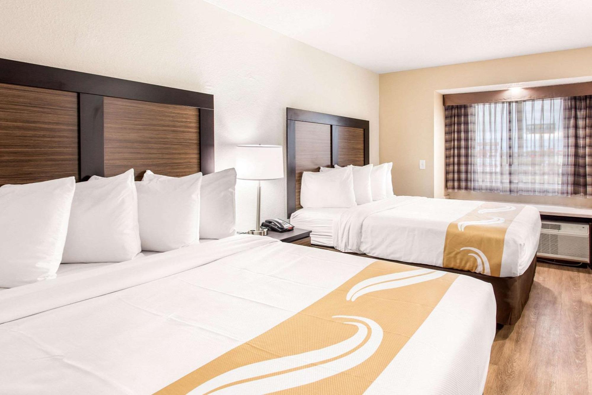 Hotel Quality & Myrtle Near Outlets 2*