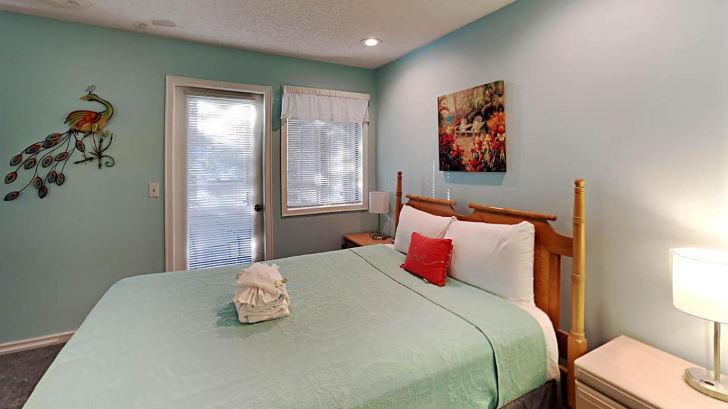 Holiday home Comfortable 4 Blocks From The Beach