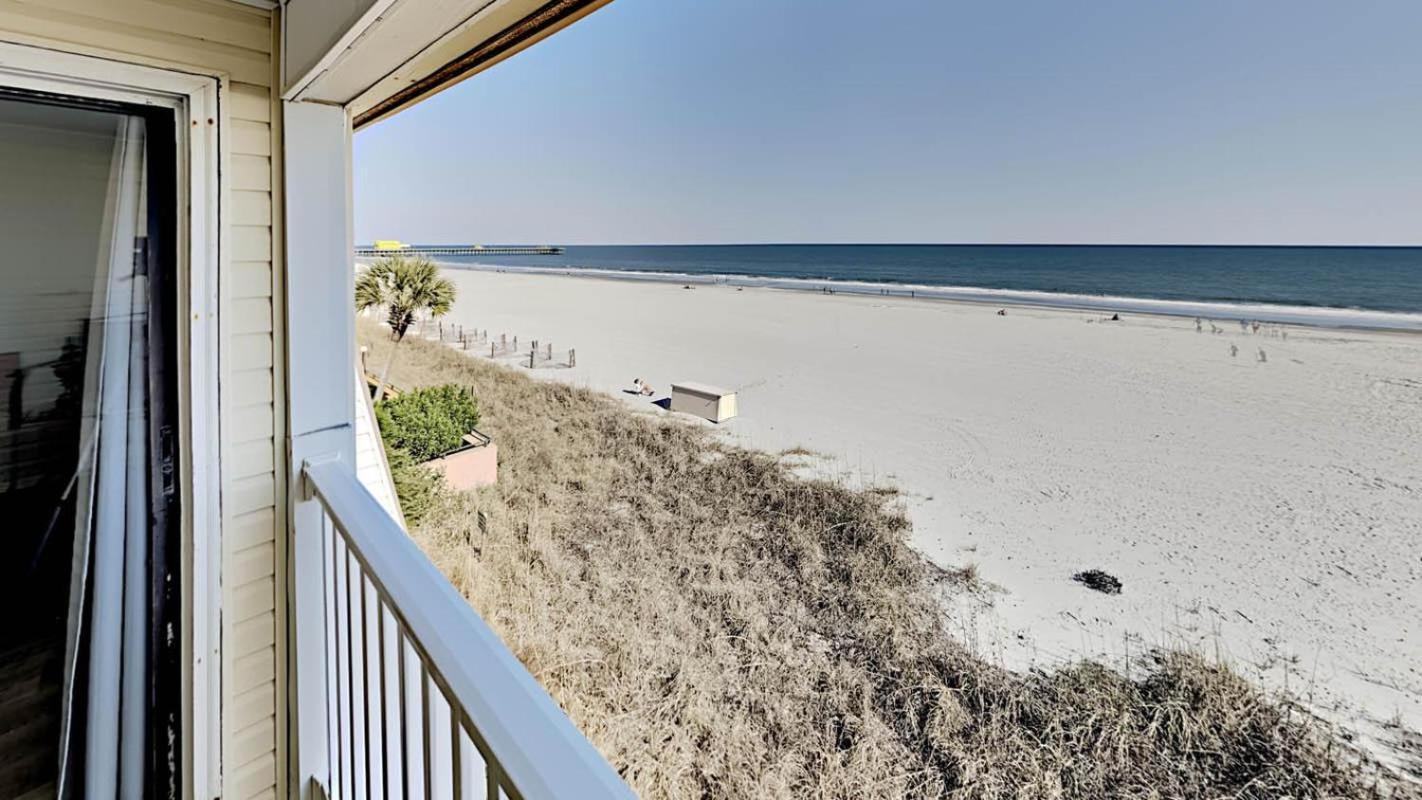 Holiday home Beachfront With An Outdoor Pool Bbq Area *