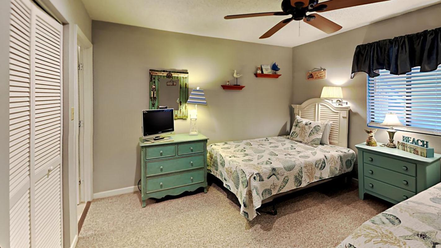 Experience Tranquility At Summertree Village Holiday home *