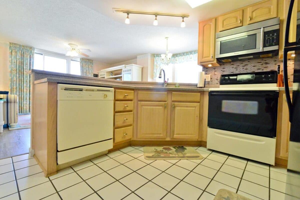 Holiday home The Pinnacle Oceanfront 2 Balconies Location *