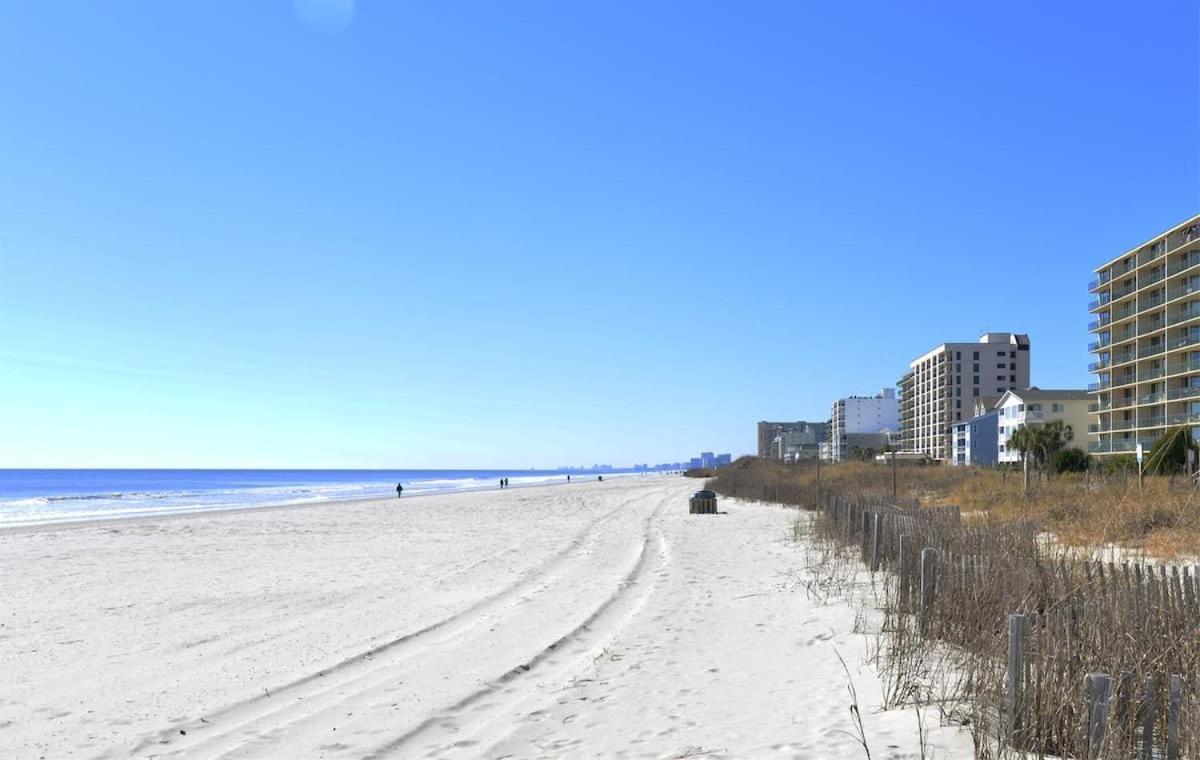 The Pinnacle Oceanfront 2 Balconies Location Holiday home