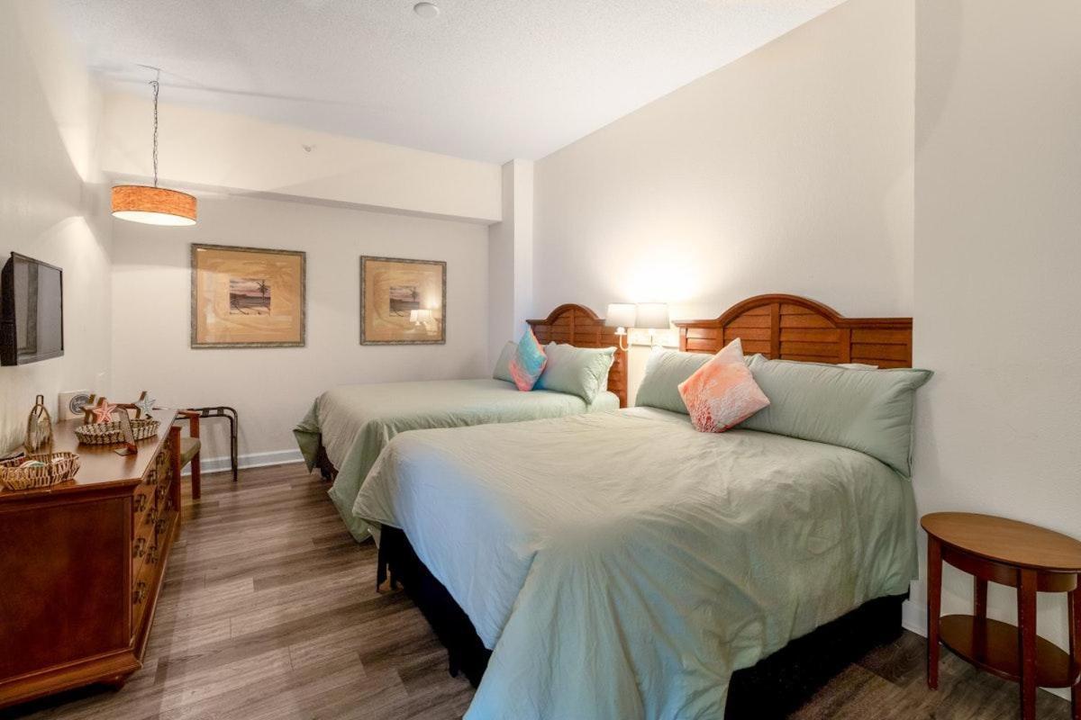 Holiday home Family Friendly Ocean View Condo, Beachfront Building, Pool And Wifi Included, M *