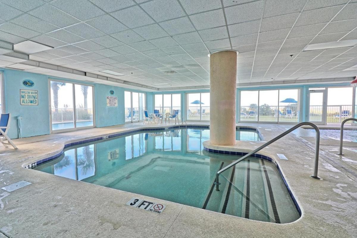 Holiday home Family Friendly Ocean View Condo, Beachfront Building, Pool And Wifi Included, M Myrtle Beach