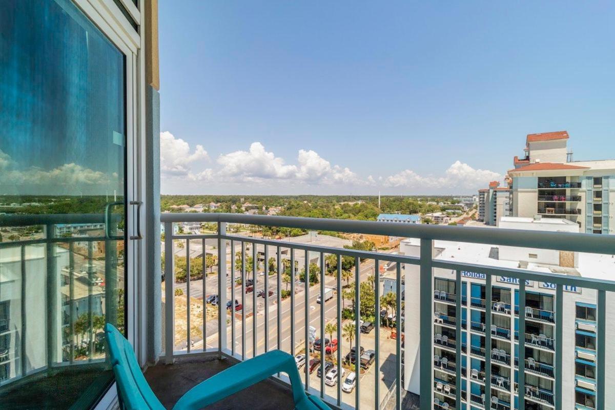 Holiday home Family Friendly Ocean View Condo, Beachfront Building, Pool And Wifi Included, M *