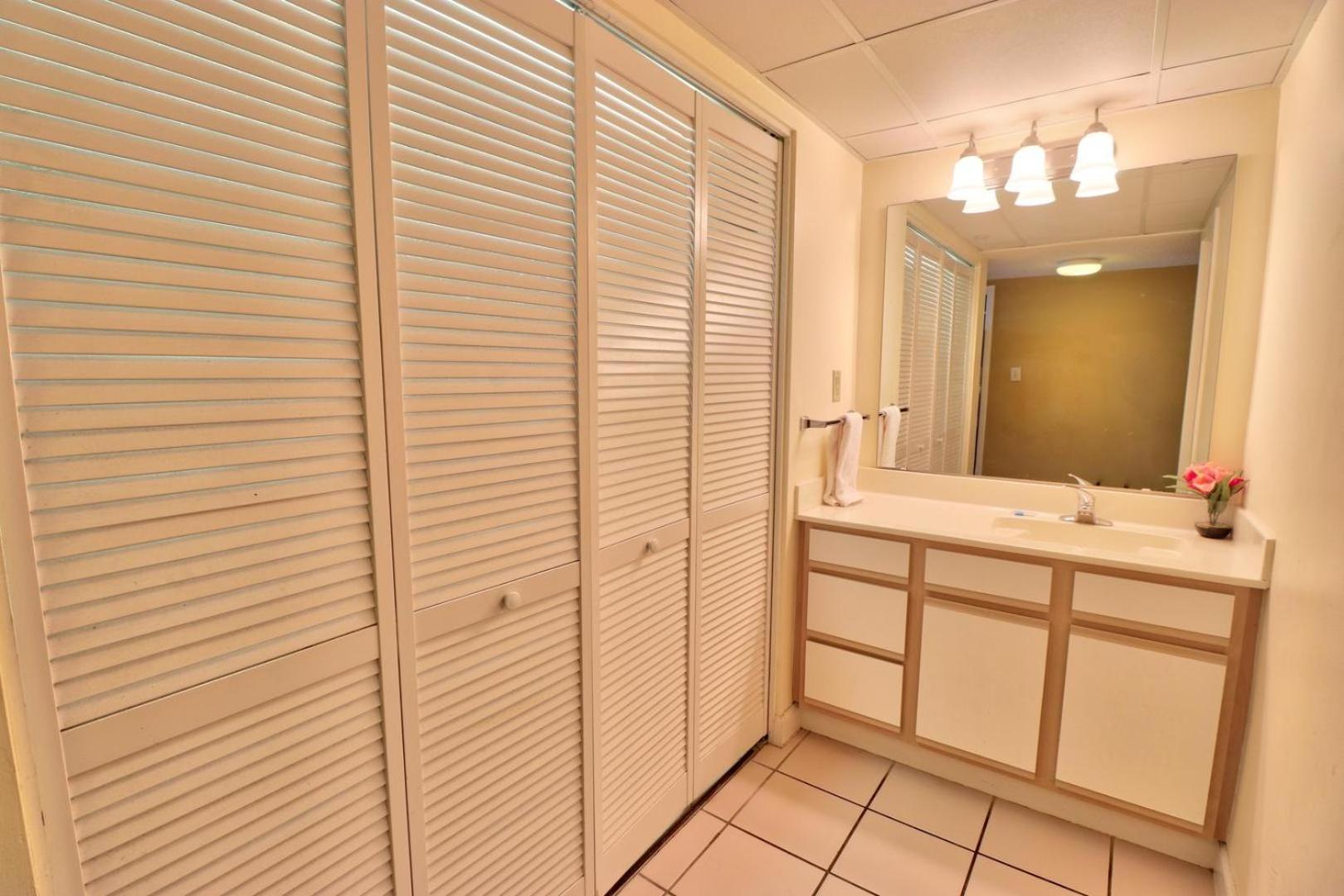 Holiday home Ocean View Condo, Pool, Beach Access, Wifi Included, Monthly Winter