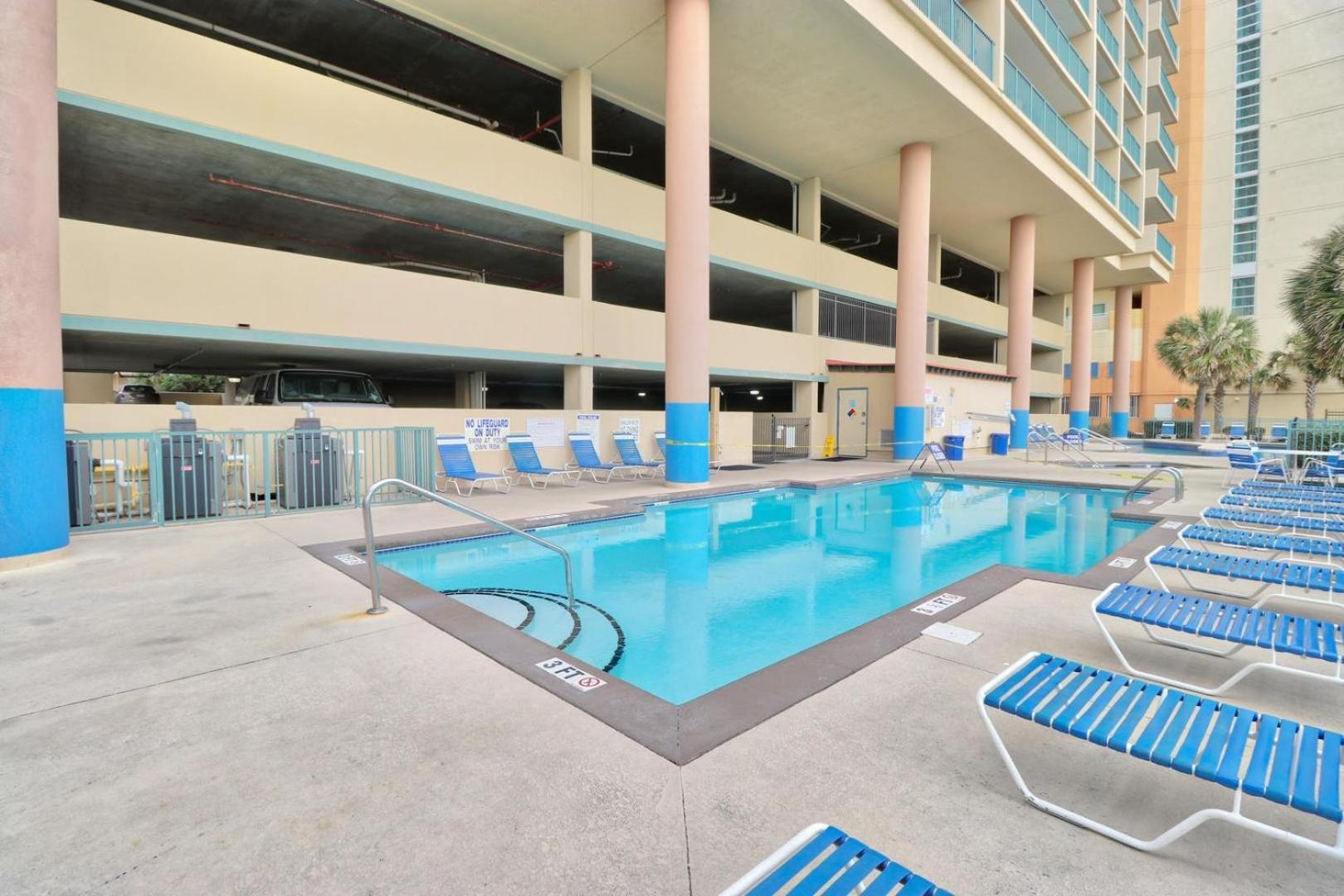 Ocean View Condo, Pool, Beach Access, Wifi Included, Monthly Winter Holiday home