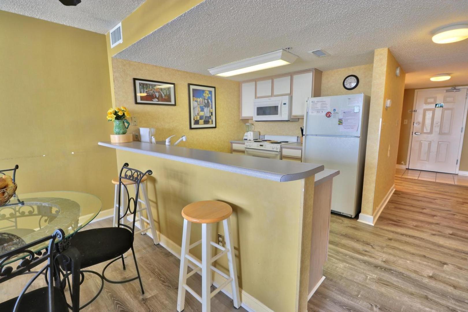 Ocean View Condo, Pool, Beach Access, Wifi Included, Monthly Winter * Myrtle Beach