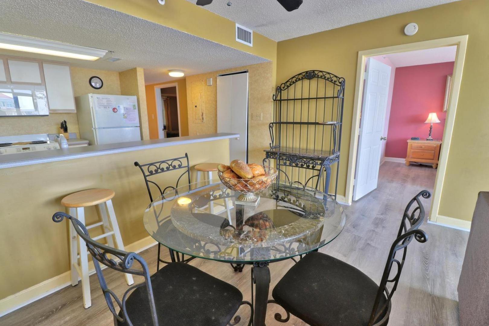 Ocean View Condo, Pool, Beach Access, Wifi Included, Monthly Winter * Myrtle Beach