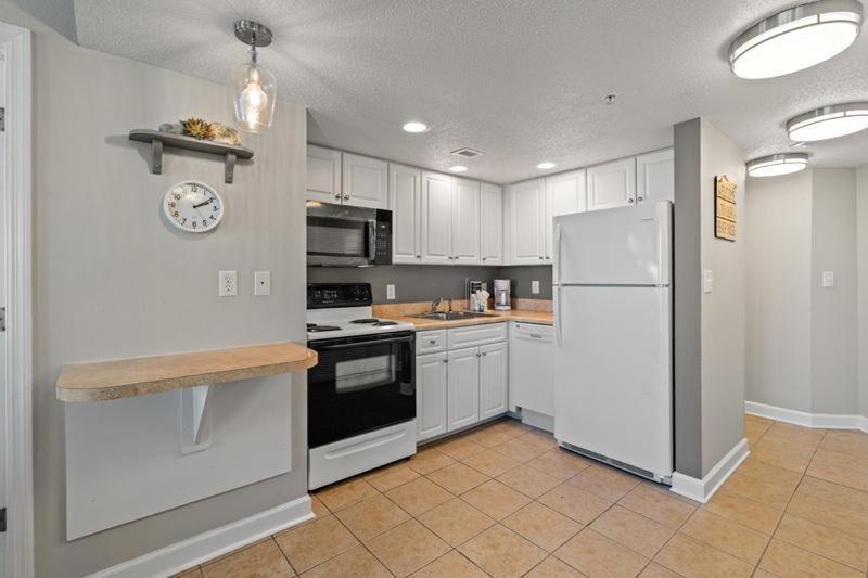 Holiday home New Holiday Sands 511 Pools, Wifi, 2br Oceanfront Myrtle Beach