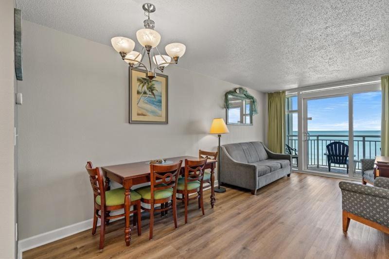 Holiday home New Holiday Sands 511 Pools, Wifi, 2br Oceanfront Myrtle Beach